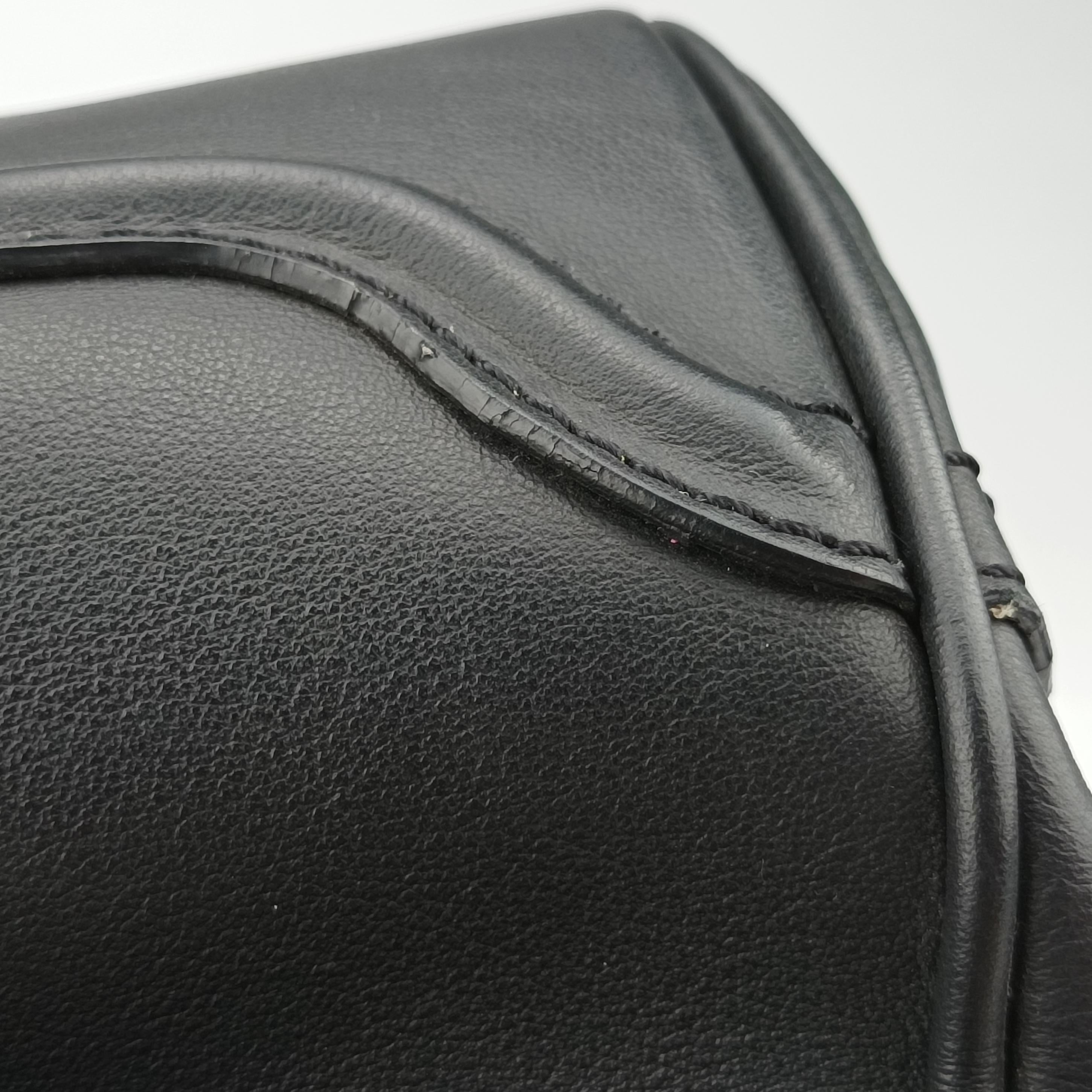 Pre-owned VERSACE Palazzo Empire Black Leather  shoulderbag | stylenewstar
