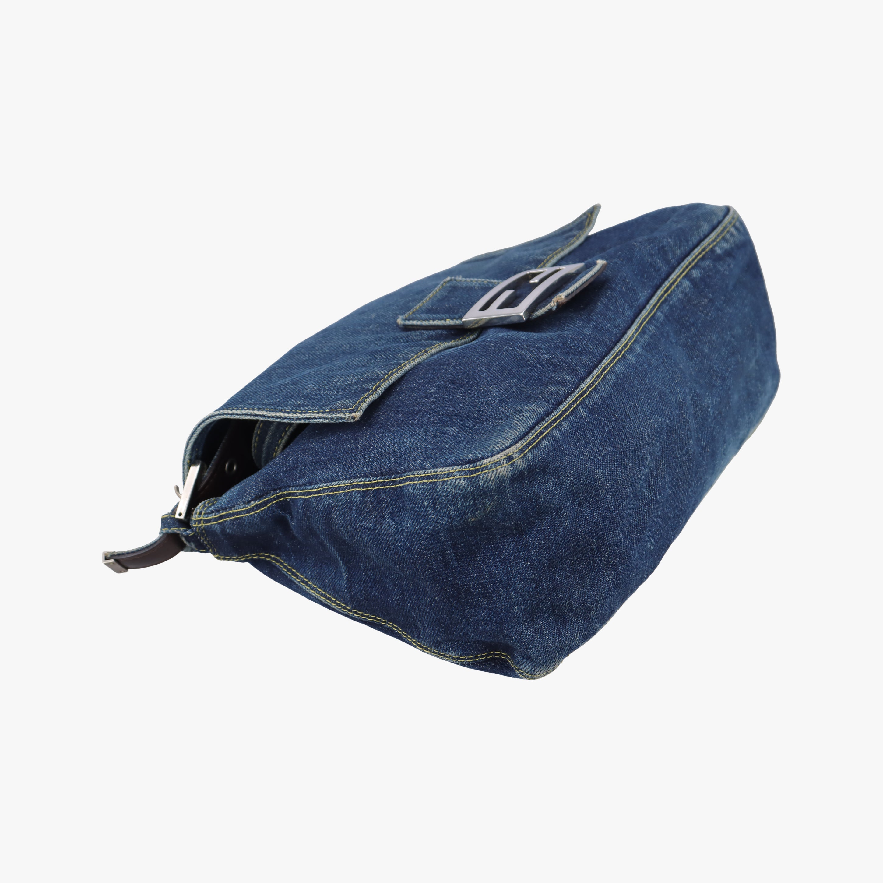 Pre-owned Fendi Mamma Baguette Blue Denim 26325 shoulderbag | stylenewstar