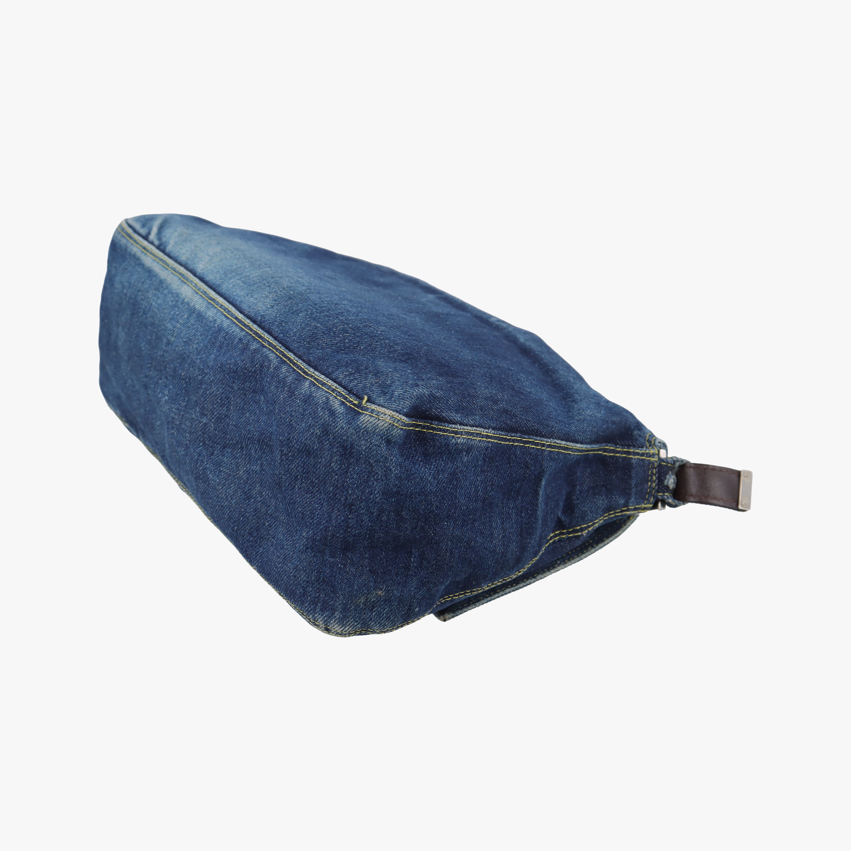 Pre-owned Fendi Mamma Baguette Blue Denim 26325 shoulderbag | stylenewstar