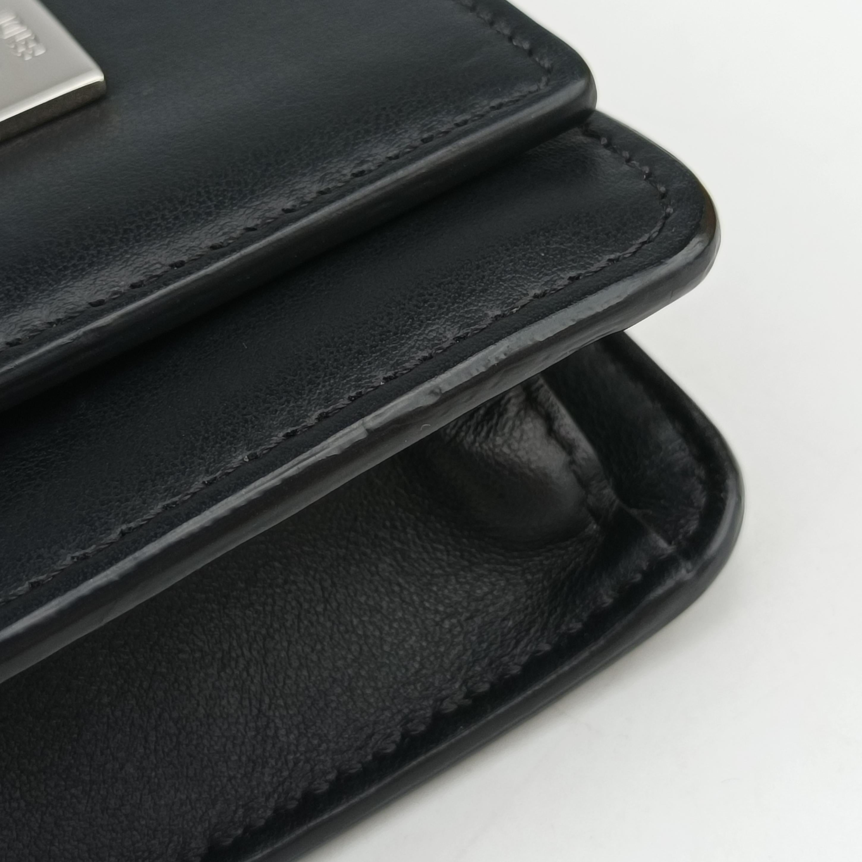Pre-owned Fendi Monster Eyes Tube Black Leather 8M0346 shoulderbag | stylenewstar
