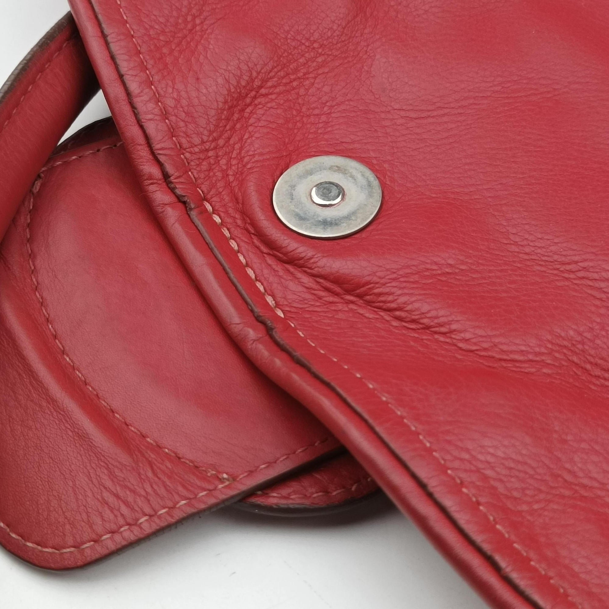 Pre-owned Christian Dior CD logo Red Leather  handbag | stylenewstar