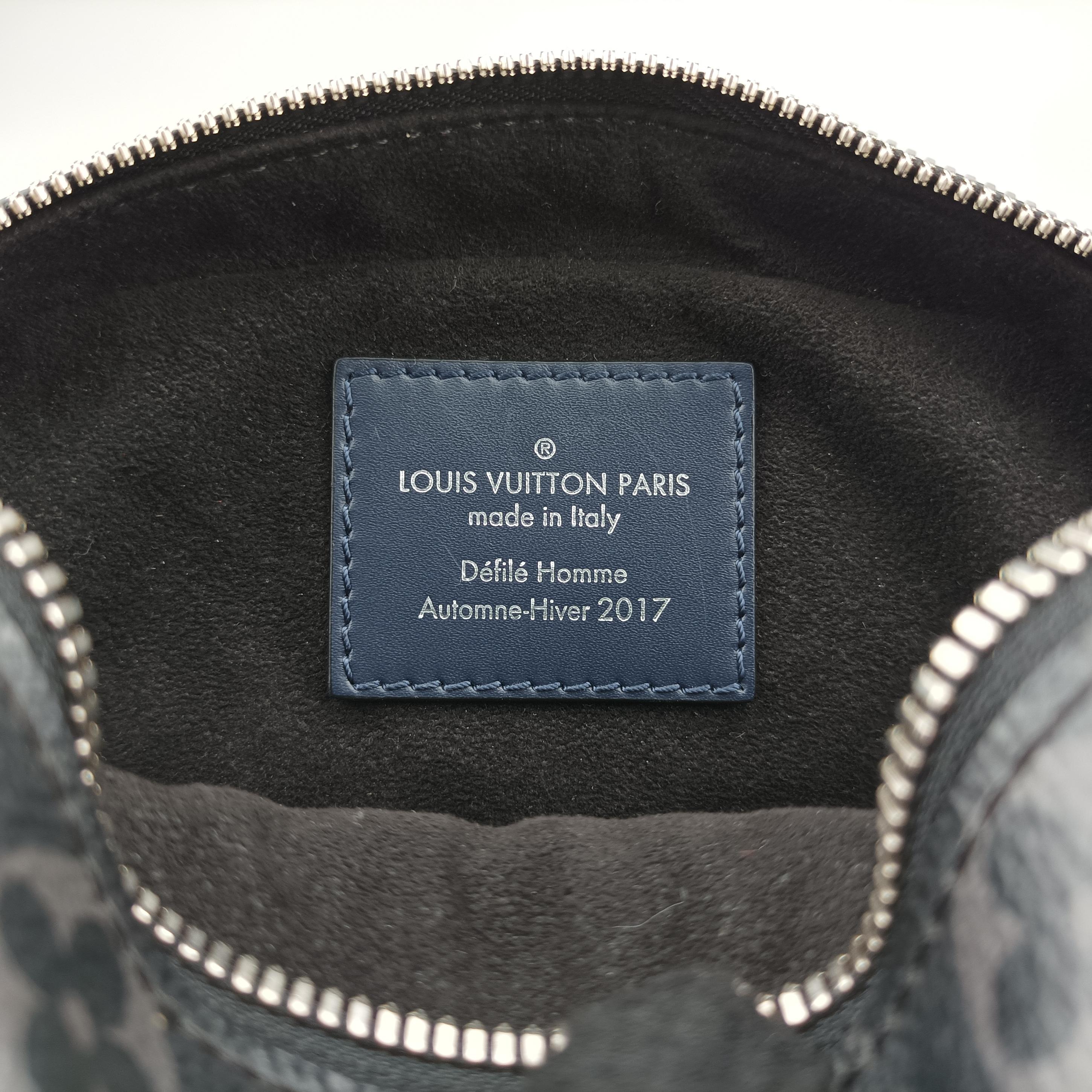 Pre-owned Louis Vuitton Danube Slim PＭ BLACK×BLUE Epi×Monogram Eclipse M53421 shoulderbag | stylenewstar