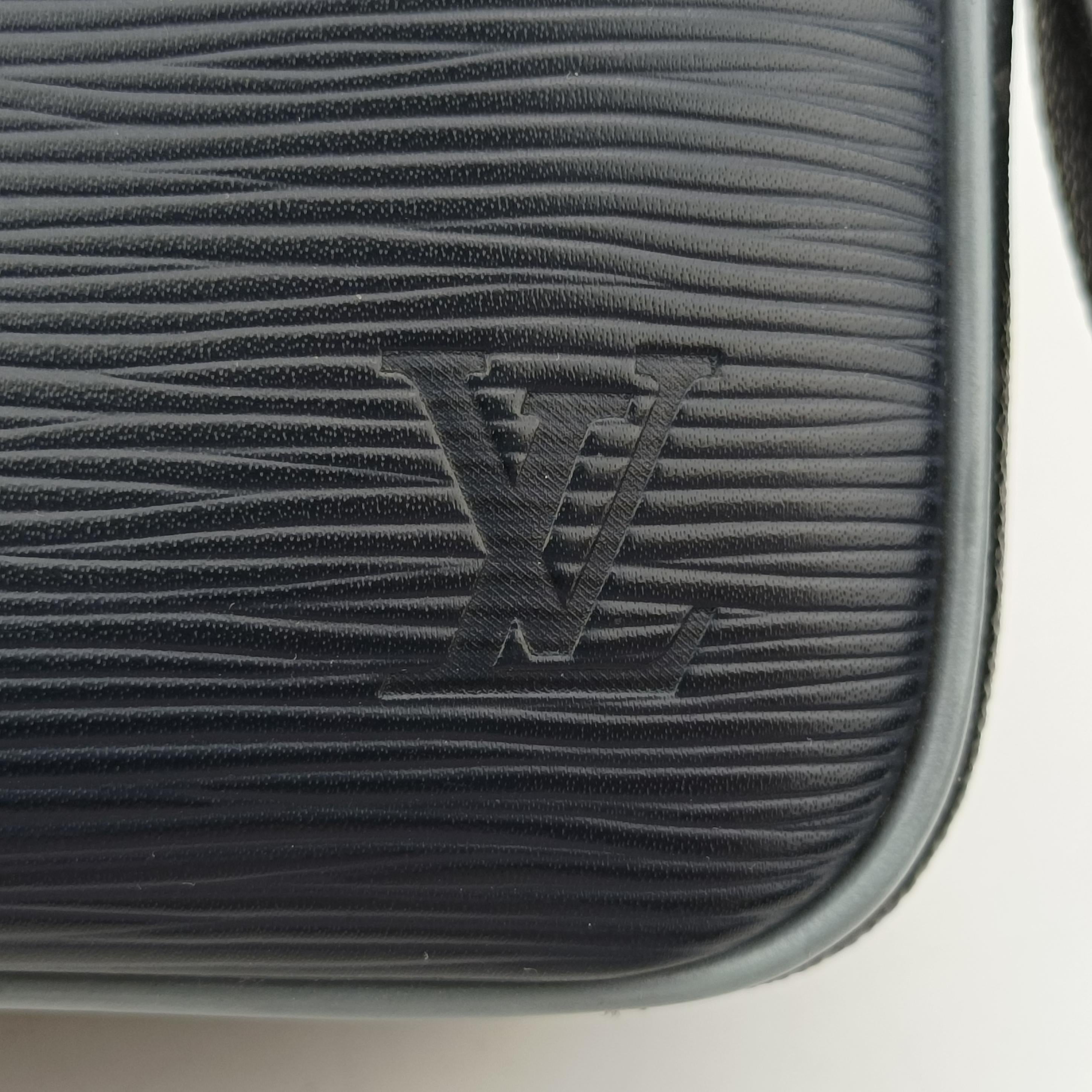 Pre-owned Louis Vuitton Danube Slim PＭ BLACK×BLUE Epi×Monogram Eclipse M53421 shoulderbag | stylenewstar