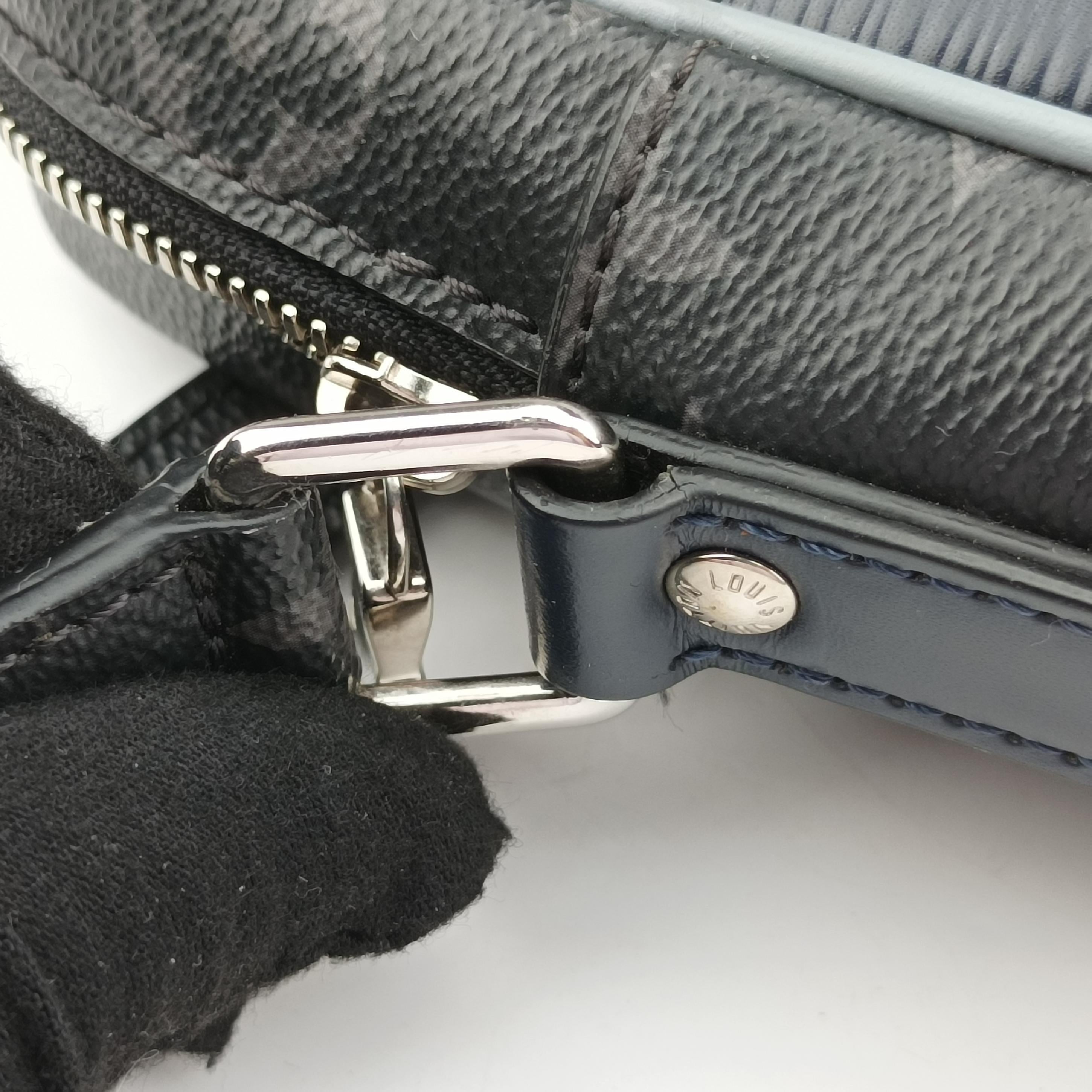 Pre-owned Louis Vuitton Danube Slim PＭ BLACK×BLUE Epi×Monogram Eclipse M53421 shoulderbag | stylenewstar