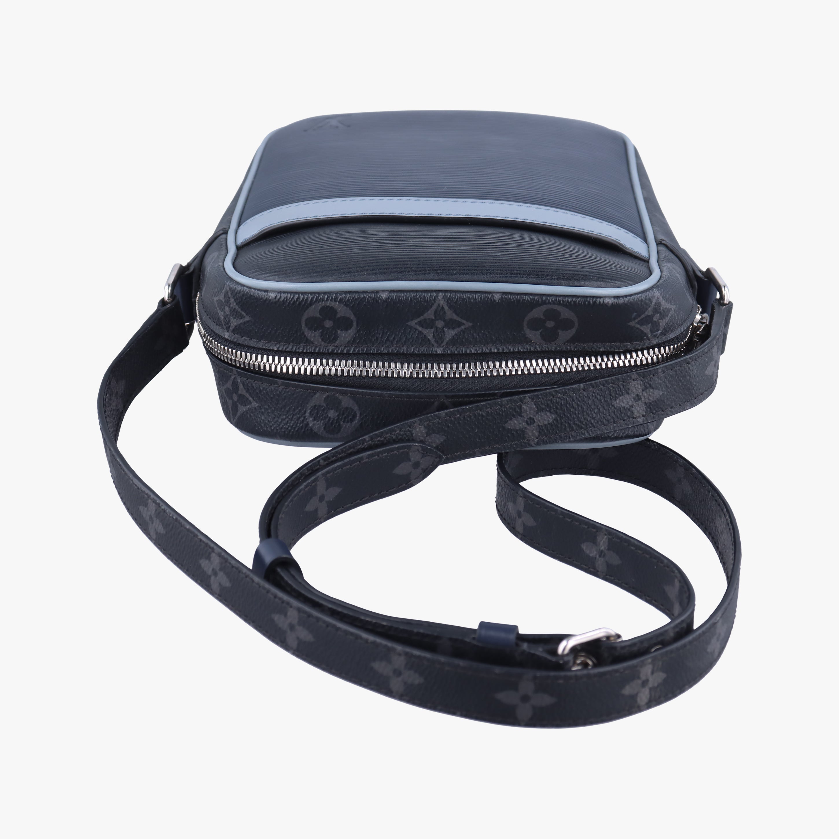 Pre-owned Louis Vuitton Danube Slim PＭ BLACK×BLUE Epi×Monogram Eclipse M53421 shoulderbag | stylenewstar