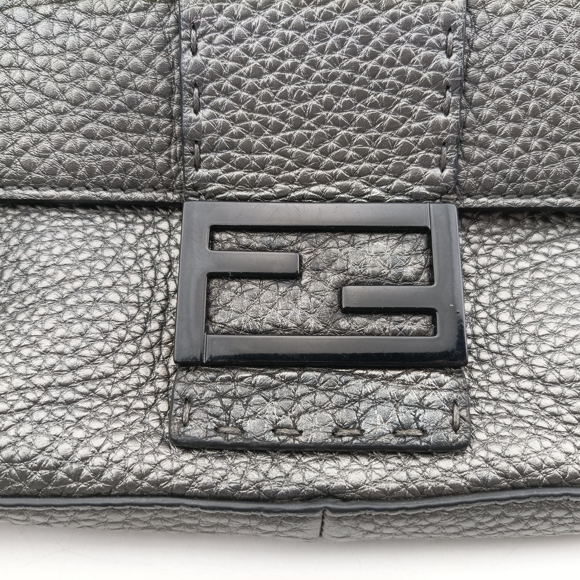 Pre-owned Fendi Flat Selleria Baguette Grey Leather 7VA472 shoulderbag | stylenewstar