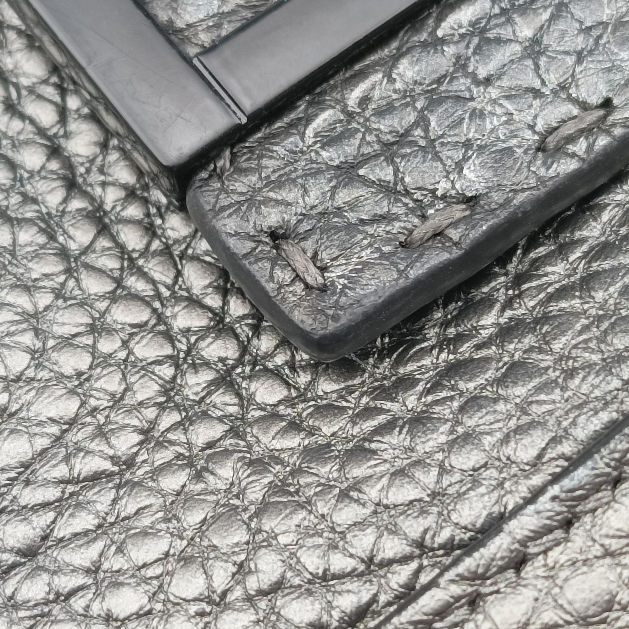 Pre-owned Fendi Flat Selleria Baguette Grey Leather 7VA472 shoulderbag | stylenewstar