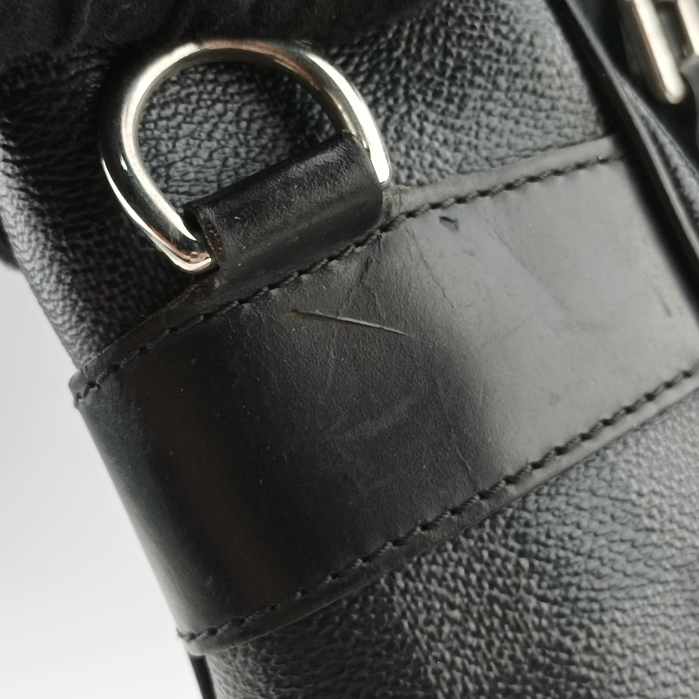 Secondhand Louis Vuitton TADAO Noir Damier Graphite N51192 shoulderbag | stylenewstar
