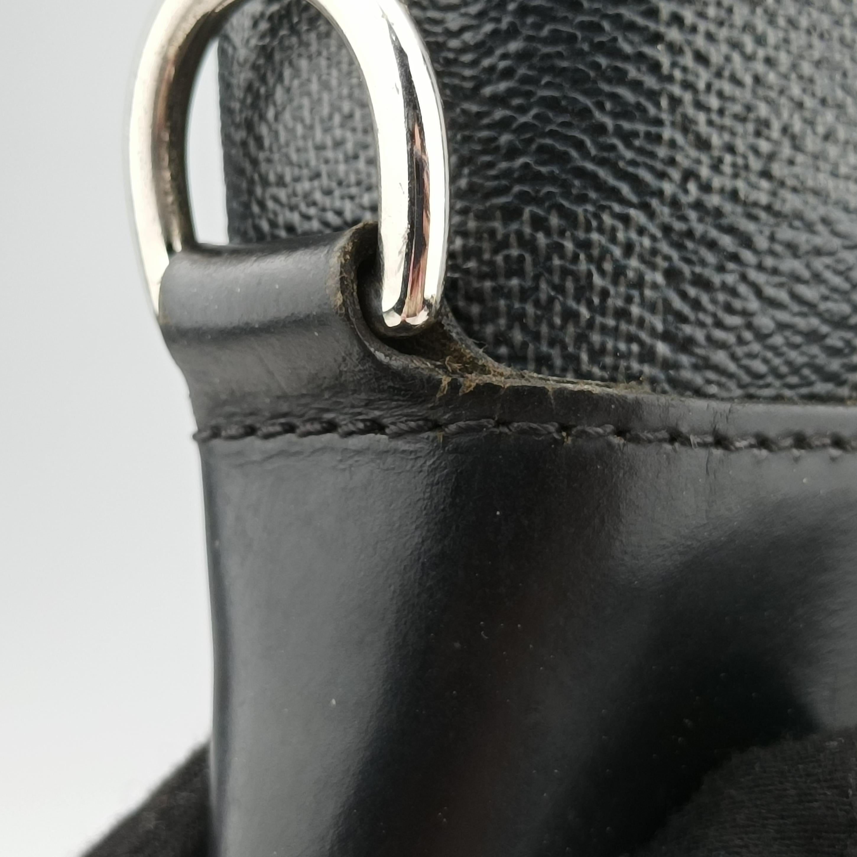 Secondhand Louis Vuitton TADAO Noir Damier Graphite N51192 shoulderbag | stylenewstar