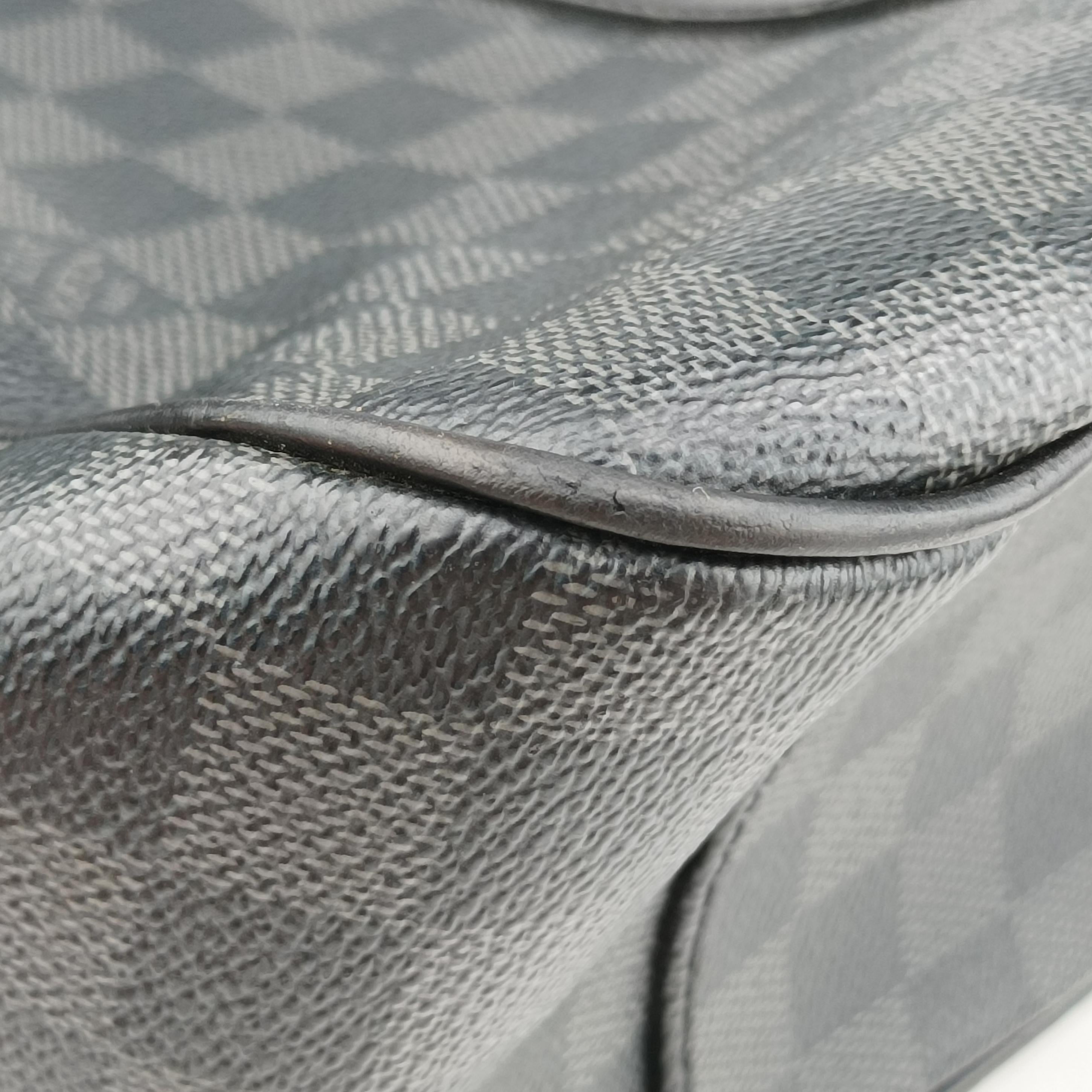 Secondhand Louis Vuitton TADAO Noir Damier Graphite N51192 shoulderbag | stylenewstar