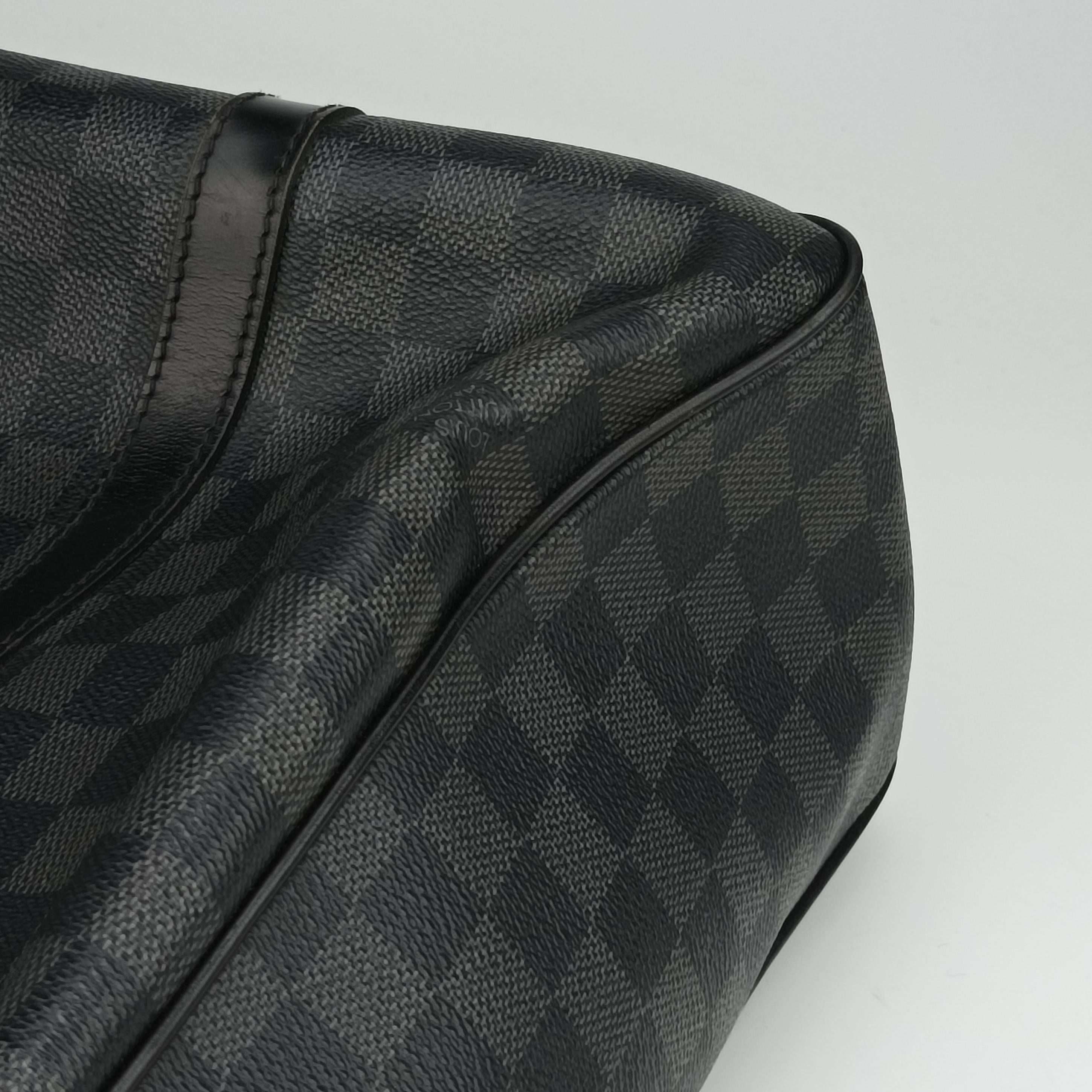 Secondhand Louis Vuitton TADAO Noir Damier Graphite N51192 shoulderbag | stylenewstar