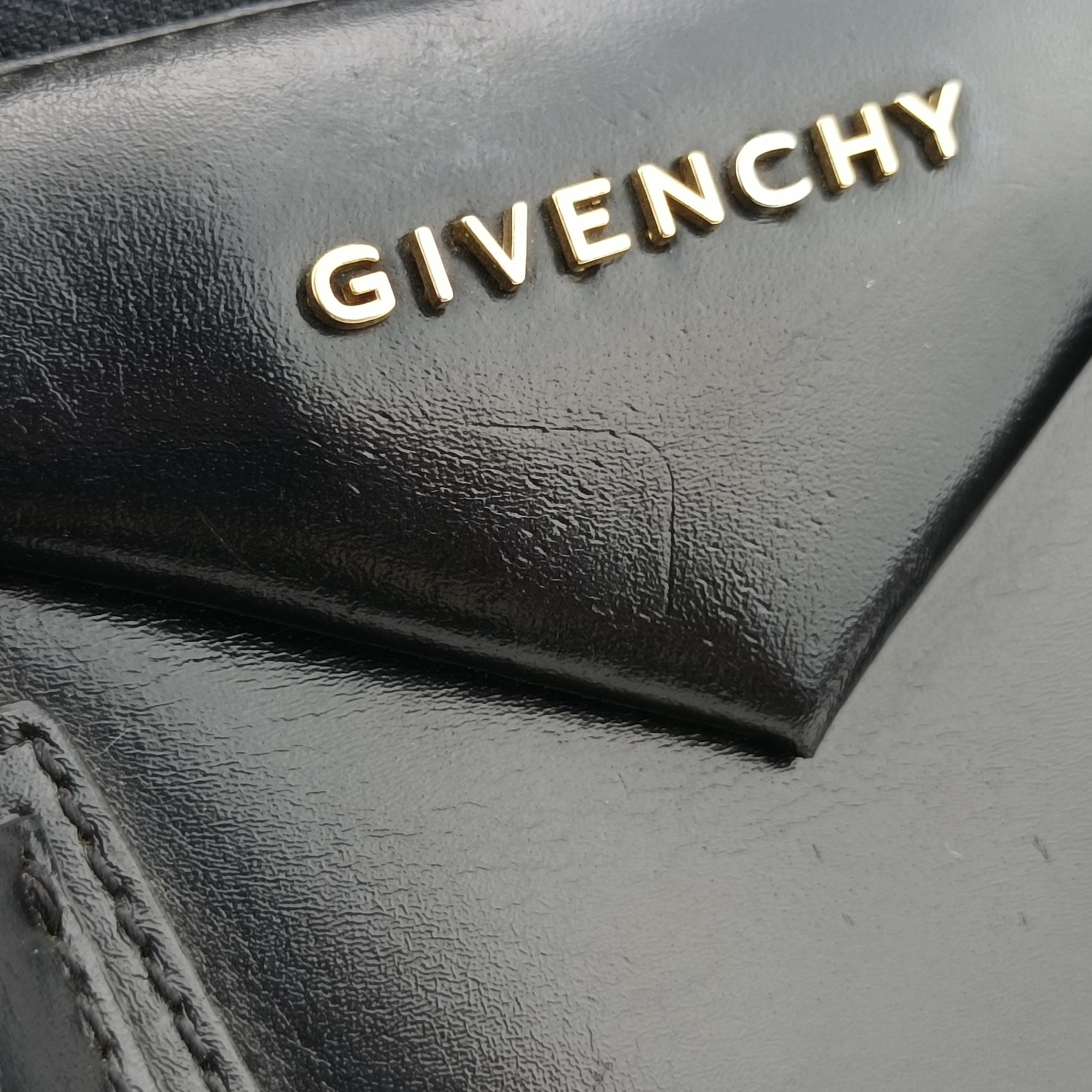 Pre-owned Givenchy Antigona Black Leather  shoulderbag | stylenewstar