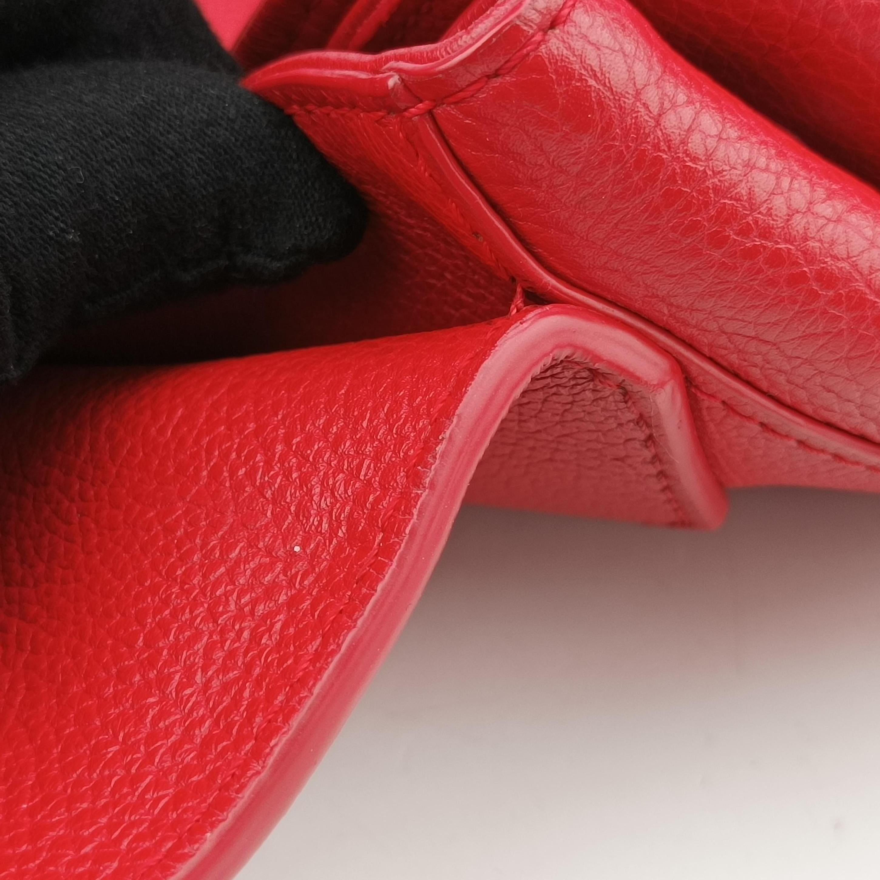Pre-owned Louis Vuitton Lockme II ruby leather M50363 shoulderbag | stylenewstar