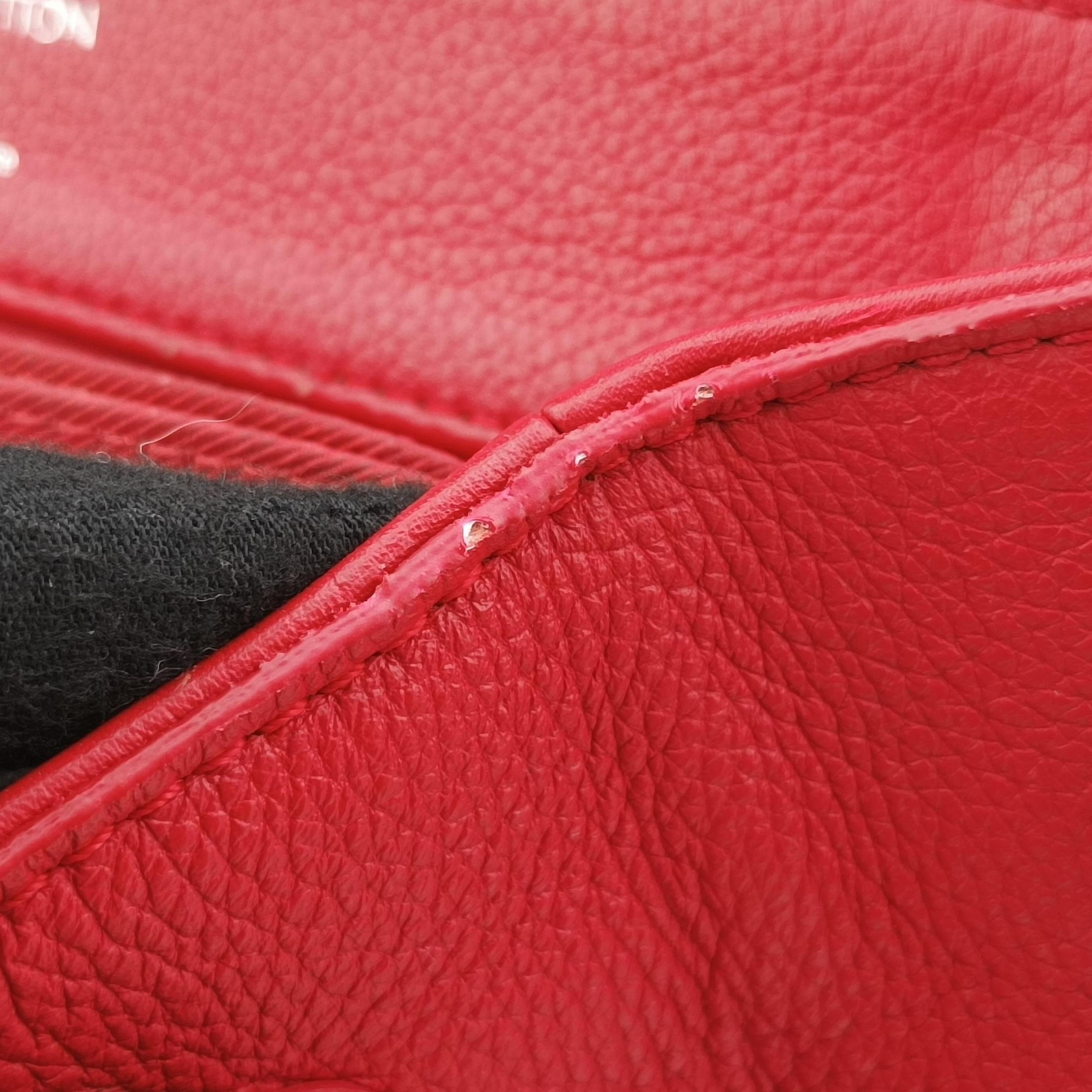 Pre-owned Louis Vuitton Lockme II ruby leather M50363 shoulderbag | stylenewstar