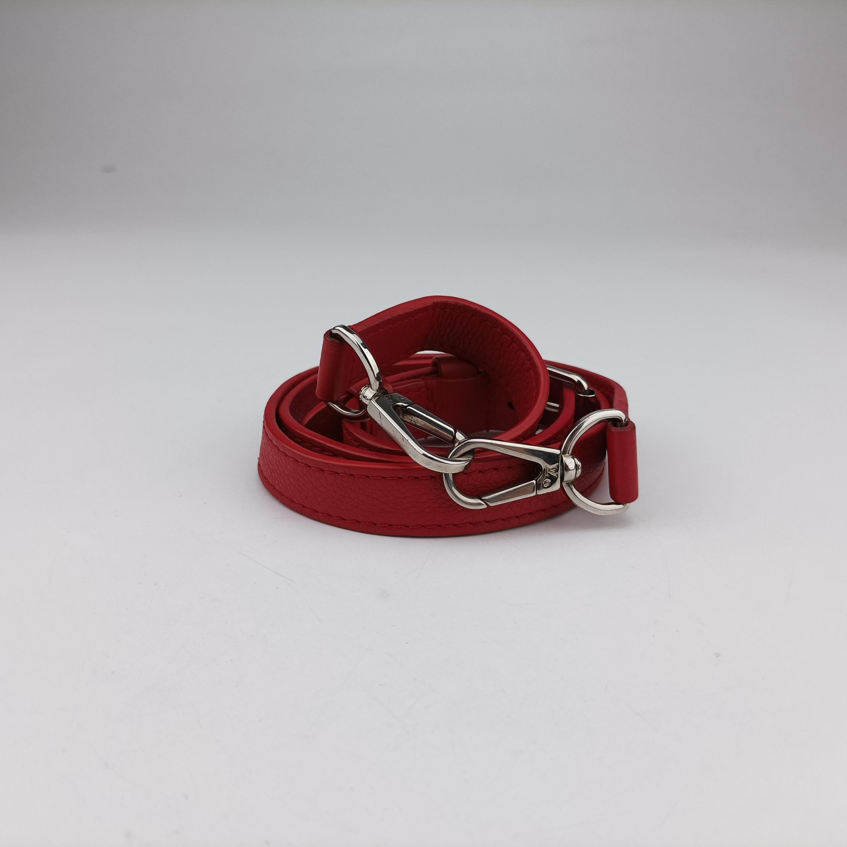 Pre-owned Louis Vuitton Lockme II ruby leather M50363 shoulderbag | stylenewstar