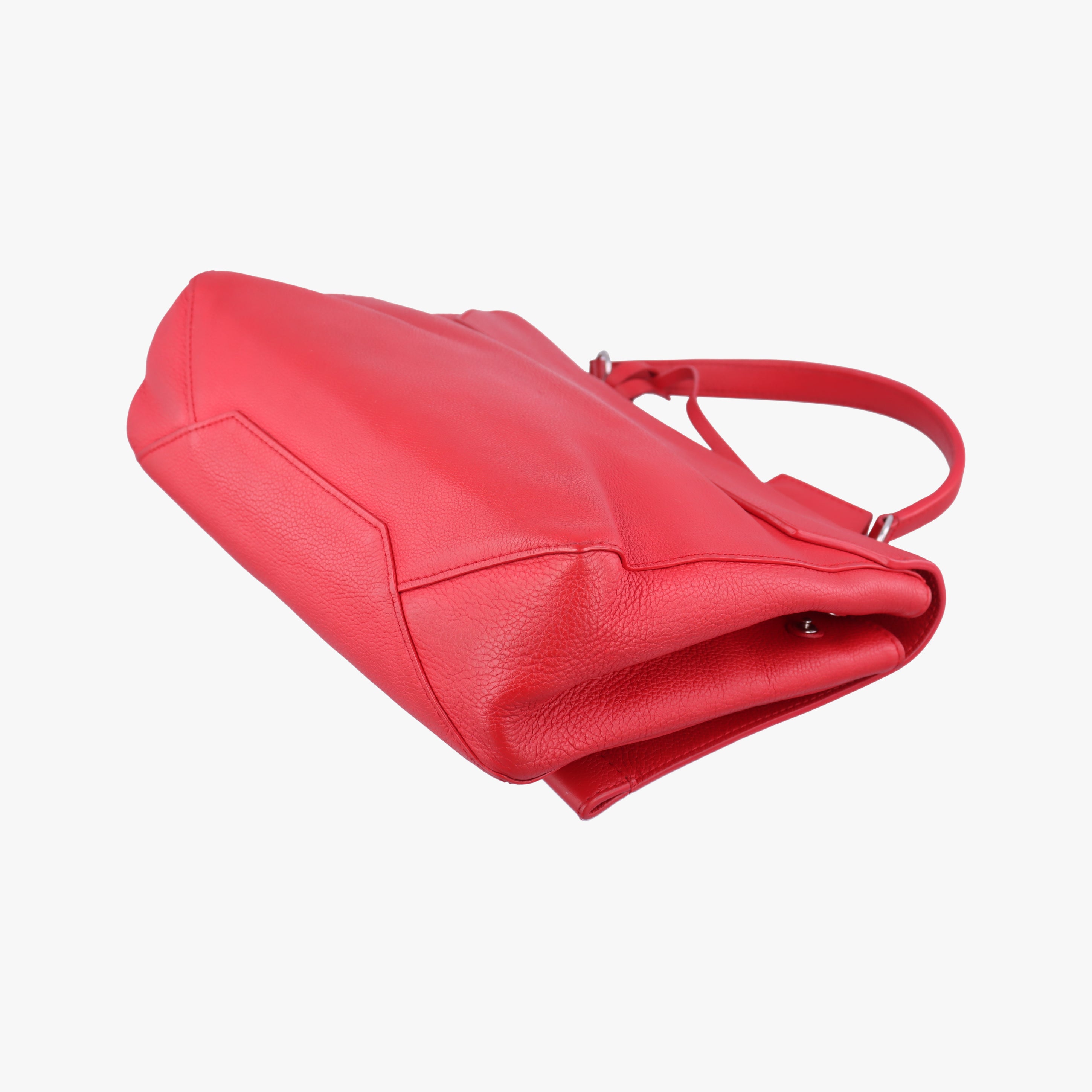 Pre-owned Louis Vuitton Lockme II ruby leather M50363 shoulderbag | stylenewstar