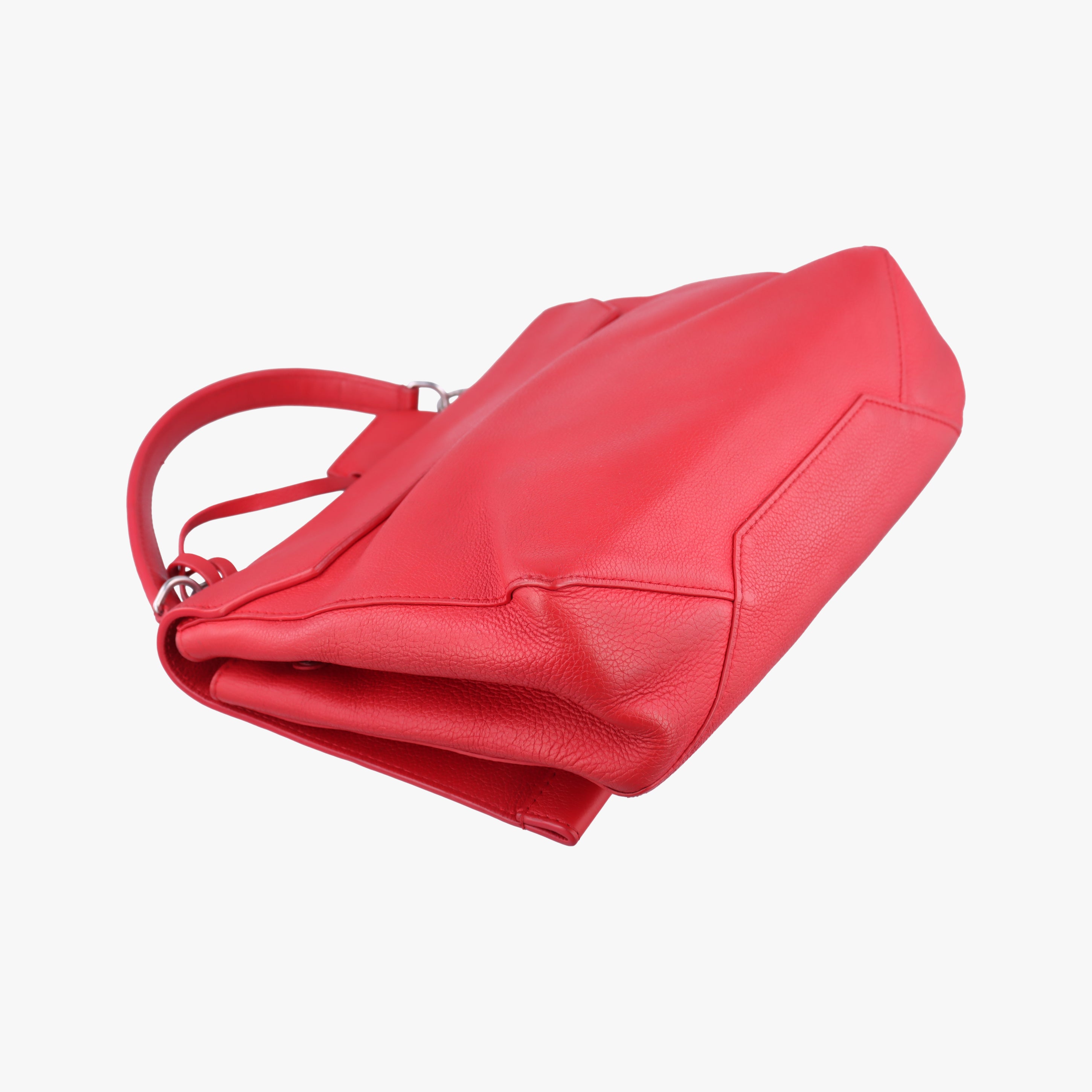 Pre-owned Louis Vuitton Lockme II ruby leather M50363 shoulderbag | stylenewstar