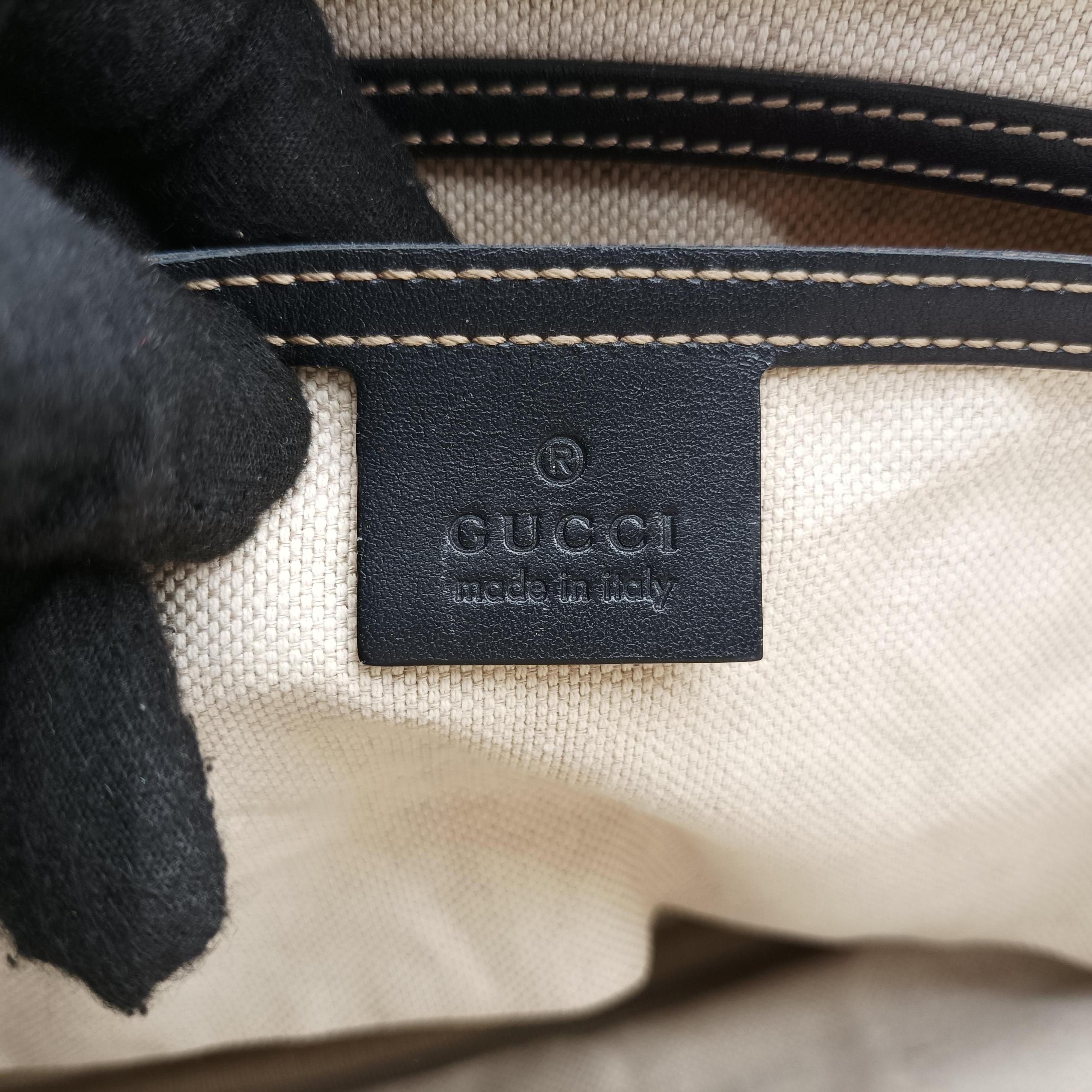 Pre-owned Gucci GG Supreme messenger Beige × Navy PVC coated canvas 246881 shoulderbag | stylenewstar