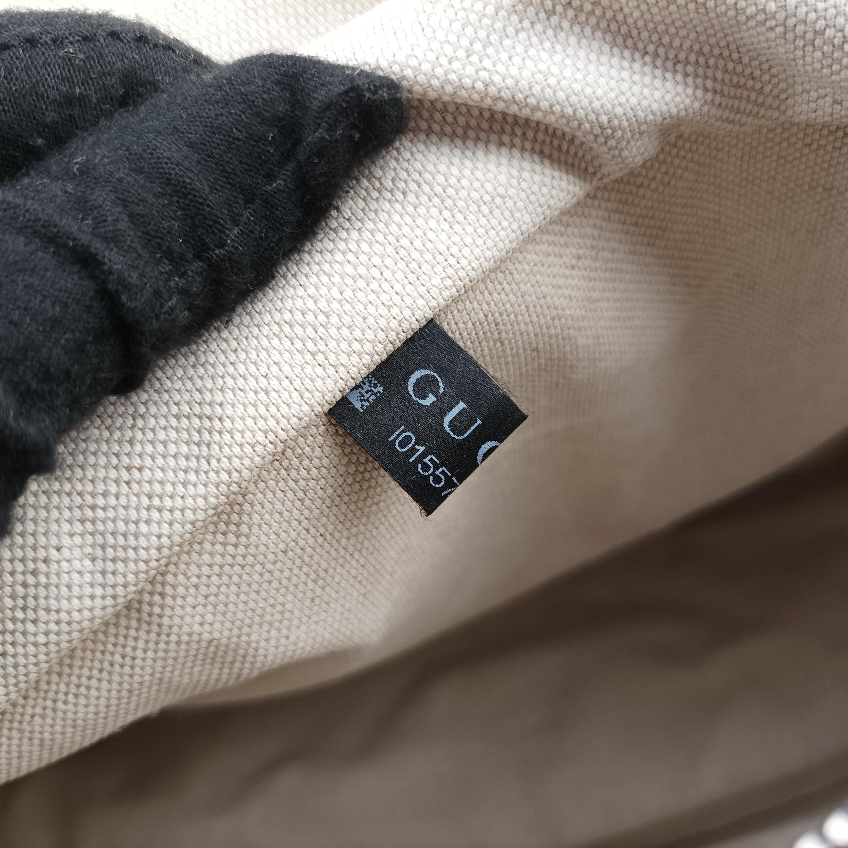 Pre-owned Gucci GG Supreme messenger Beige × Navy PVC coated canvas 246881 shoulderbag | stylenewstar