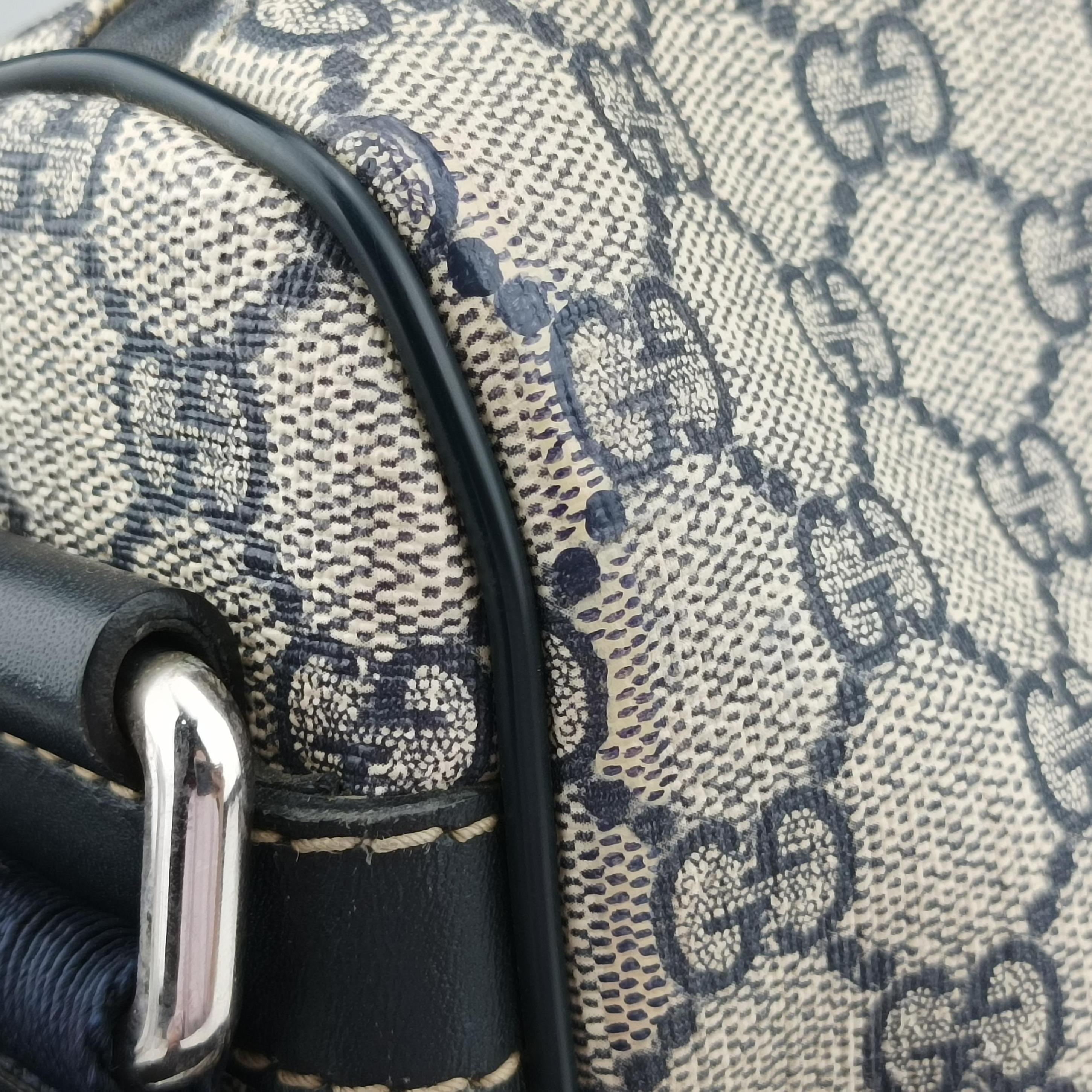 Pre-owned Gucci GG Supreme messenger Beige × Navy PVC coated canvas 246881 shoulderbag | stylenewstar