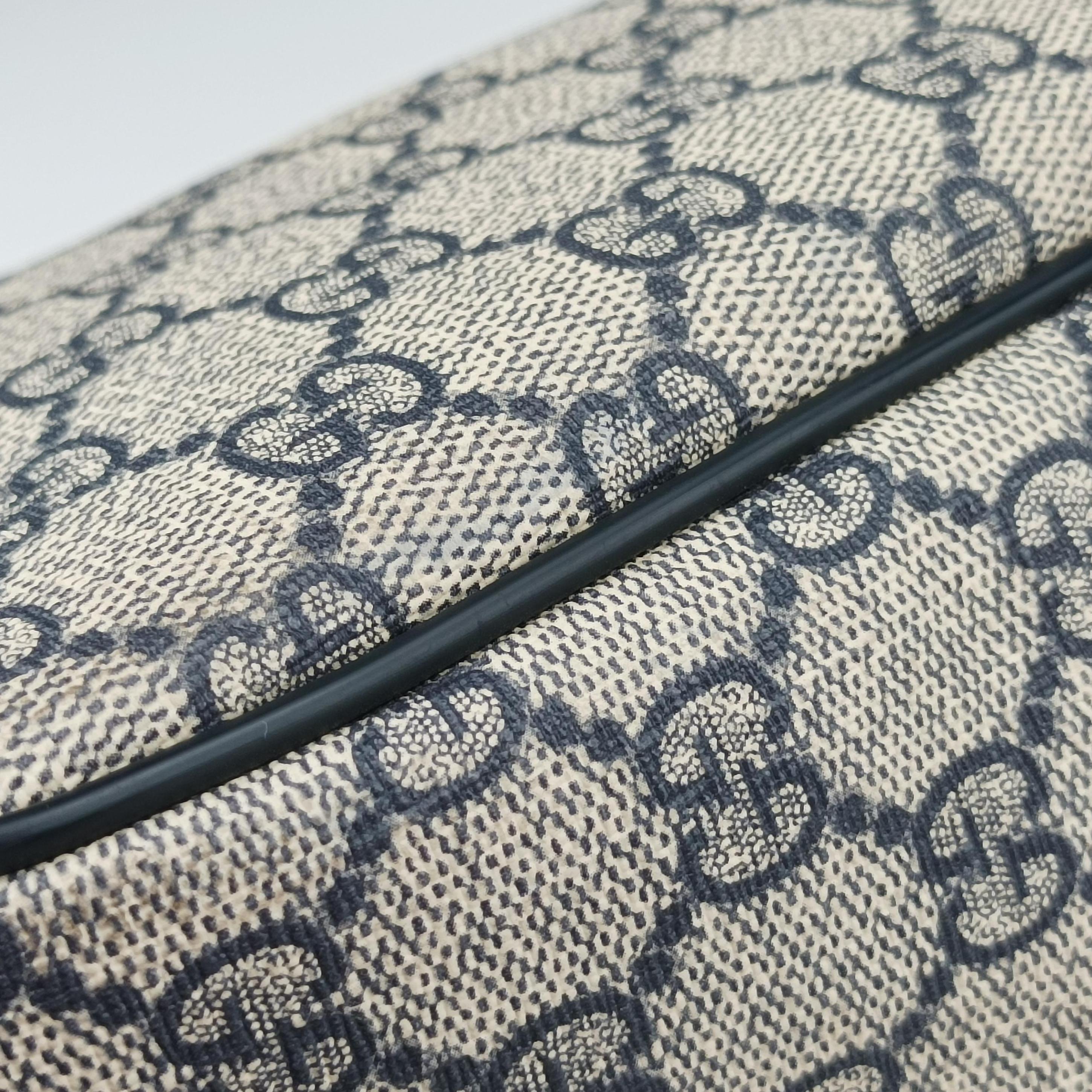 Pre-owned Gucci GG Supreme messenger Beige × Navy PVC coated canvas 246881 shoulderbag | stylenewstar