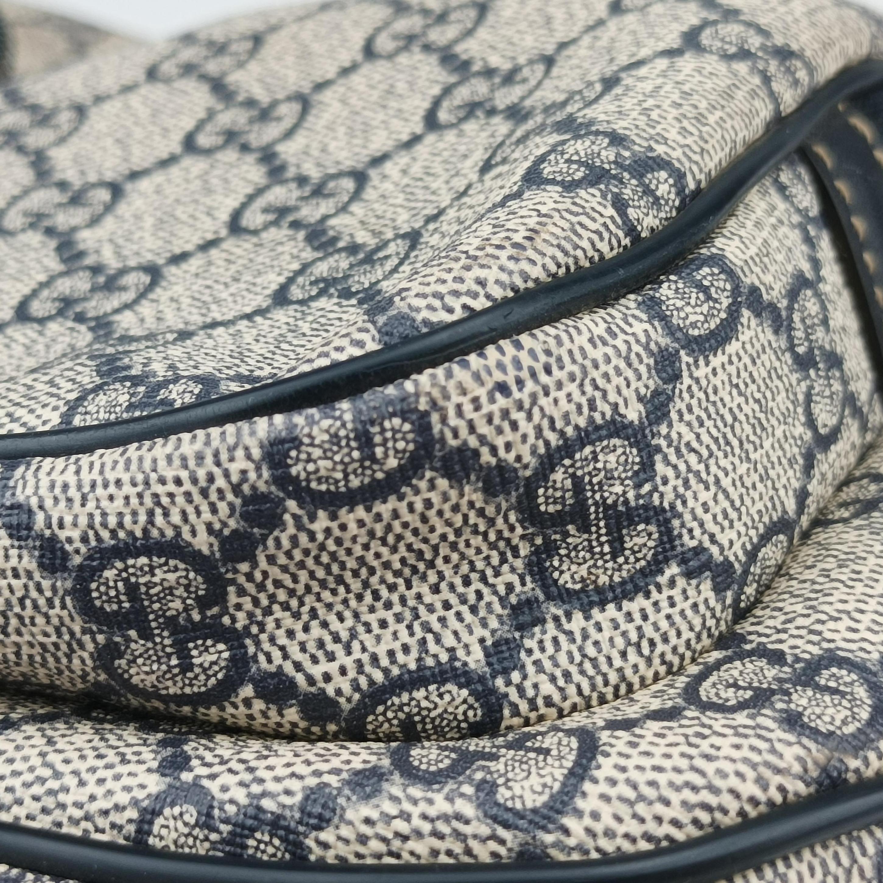 Pre-owned Gucci GG Supreme messenger Beige × Navy PVC coated canvas 246881 shoulderbag | stylenewstar