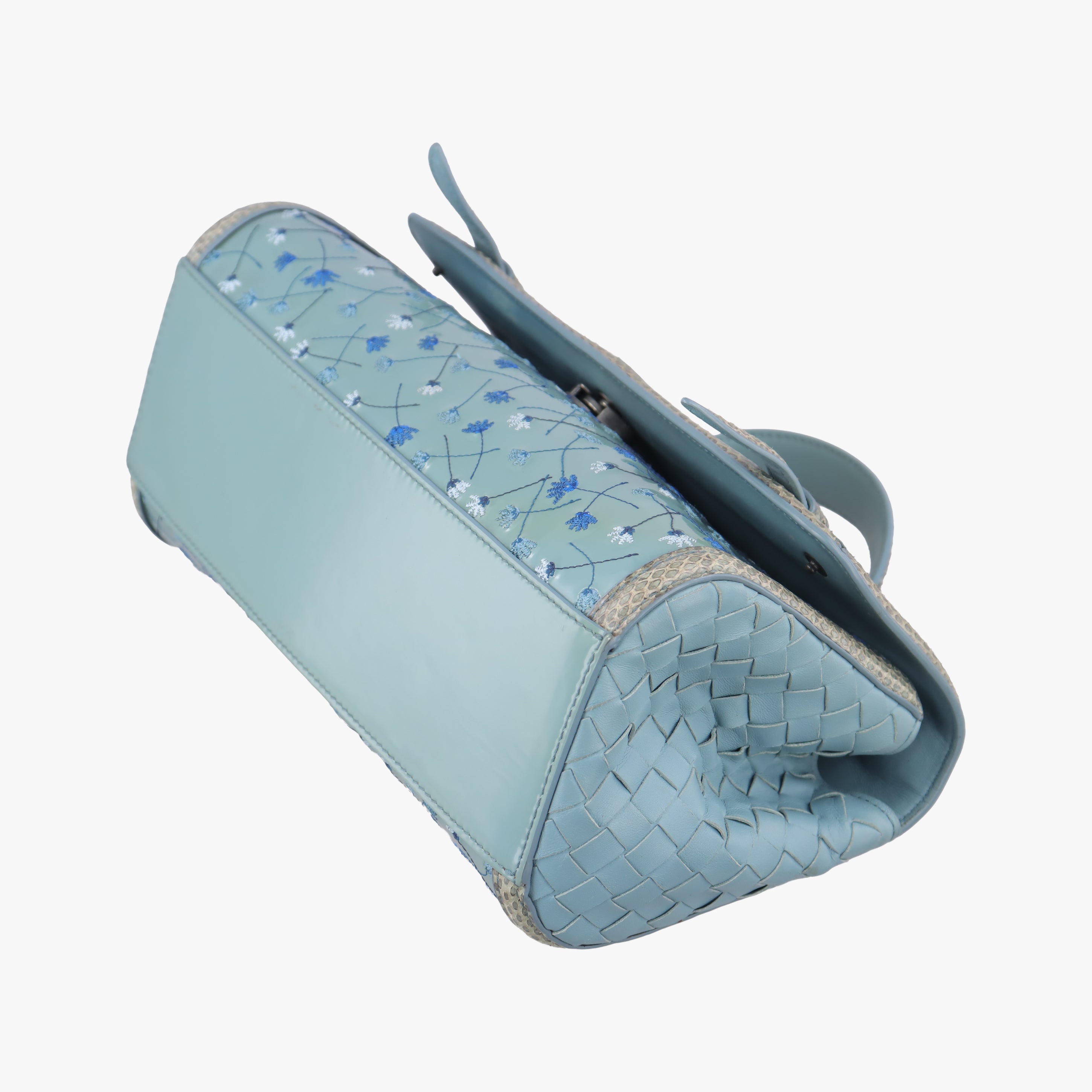 Pre-owned Bottega Veneta Anemone Maestra Blue patent  shoulderbag | stylenewstar