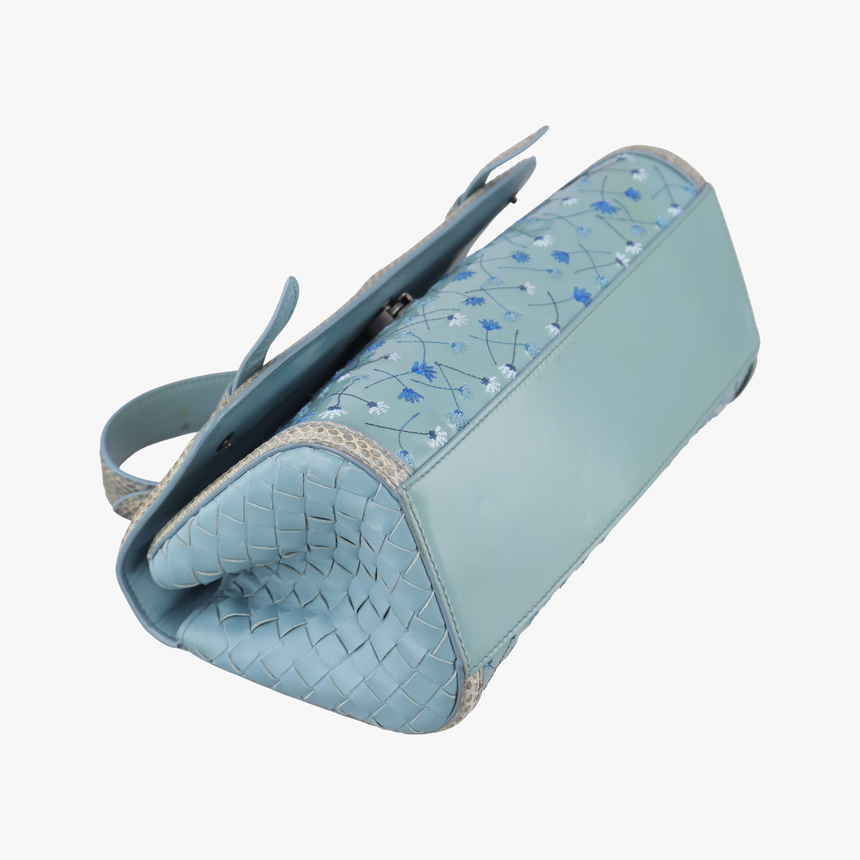 Pre-owned Bottega Veneta Anemone Maestra Blue patent  shoulderbag | stylenewstar