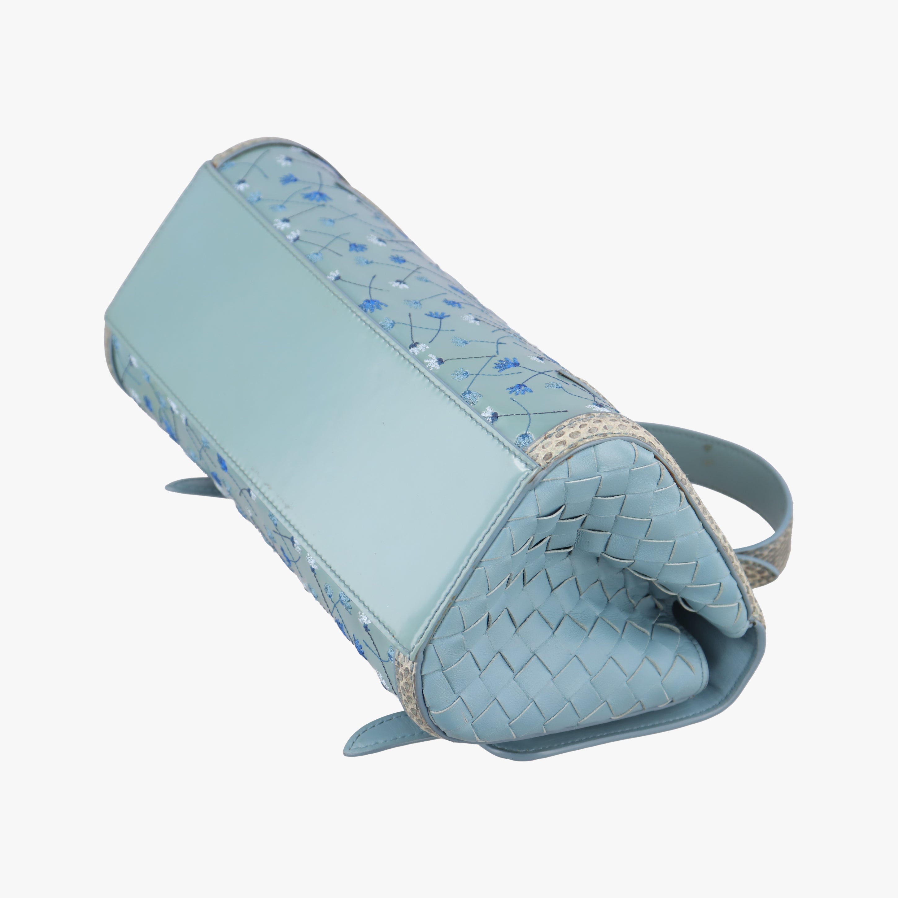 Pre-owned Bottega Veneta Anemone Maestra Blue patent  shoulderbag | stylenewstar