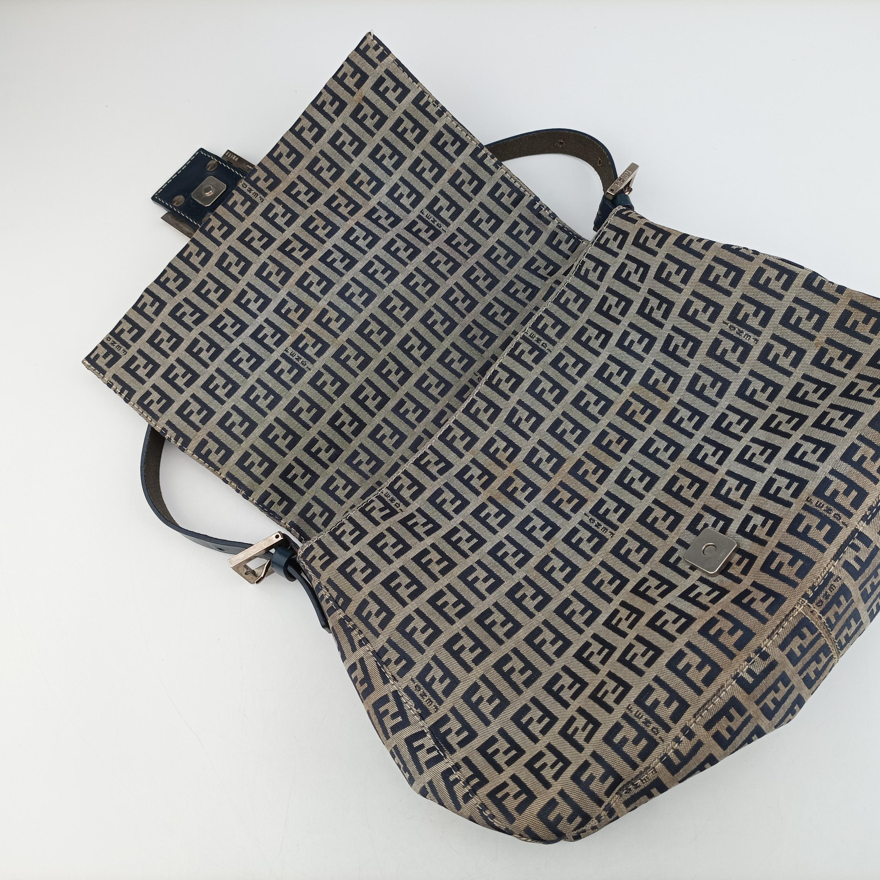 Pre-owned Fendi Baguette　Zucchino Navy canvas 8BR001 shoulderbag | stylenewstar