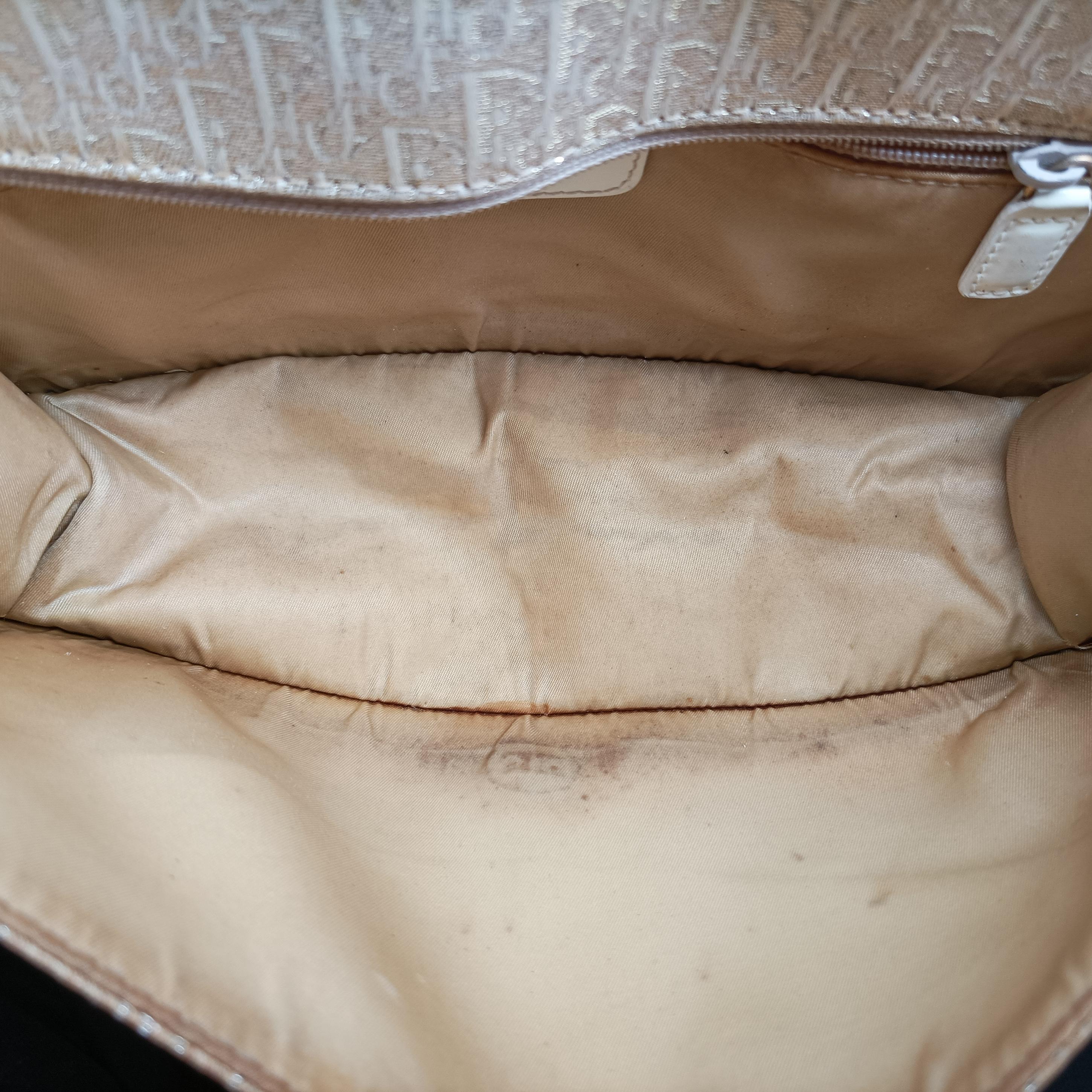 Secondhand Christian Dior D Trick Trotter White Canvas x Leather  shoulderbag | stylenewstar