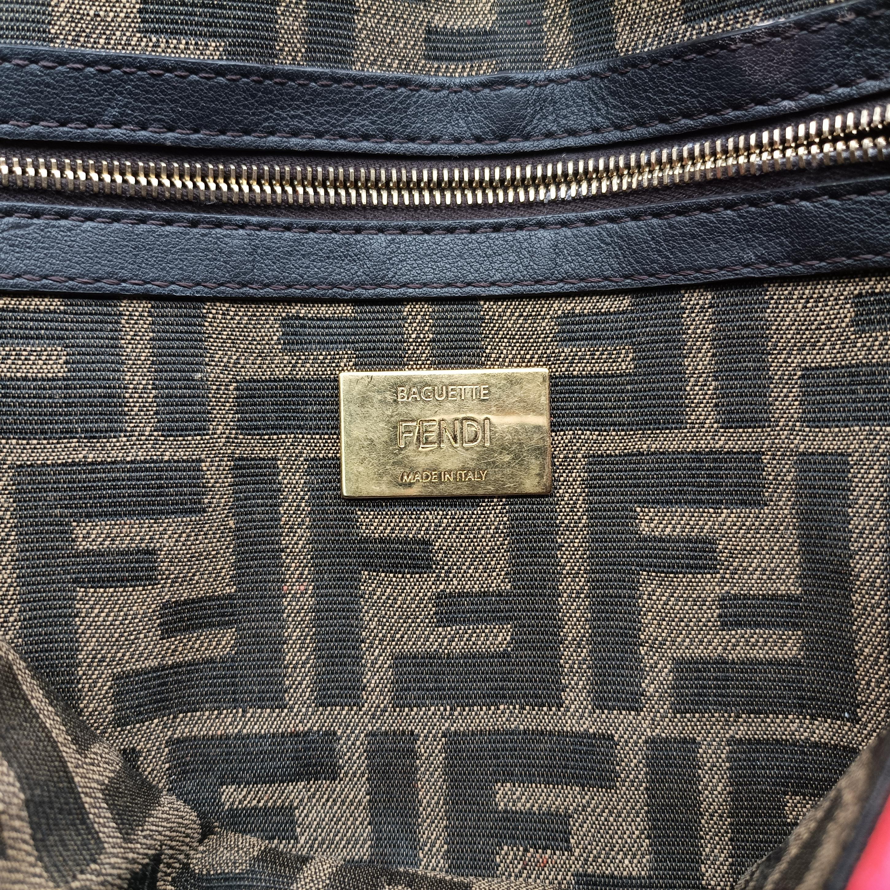 Pre-owned Fendi BAGUETTE Brown canvas 8BR600 shoulderbag | stylenewstar