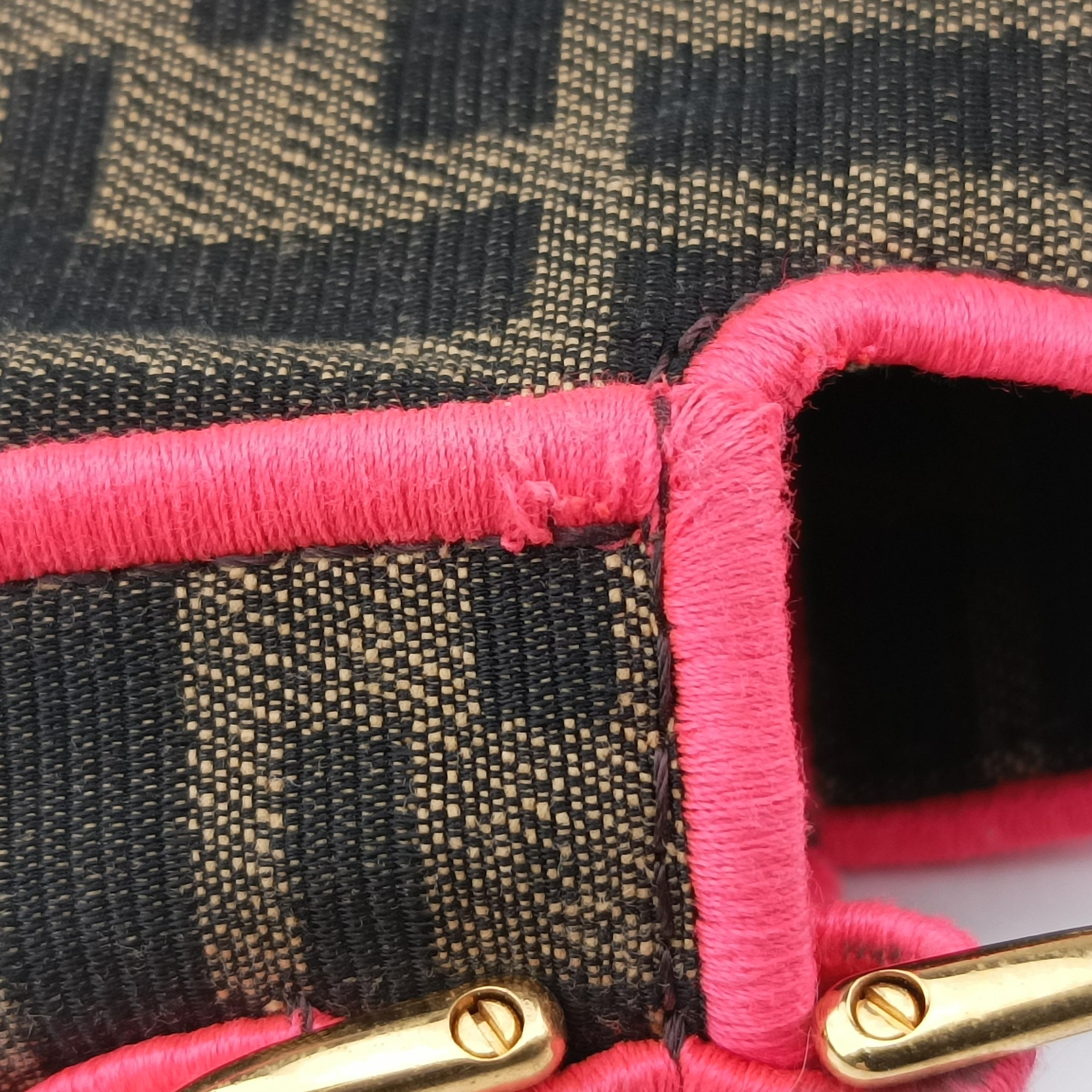 Pre-owned Fendi BAGUETTE Brown canvas 8BR600 shoulderbag | stylenewstar