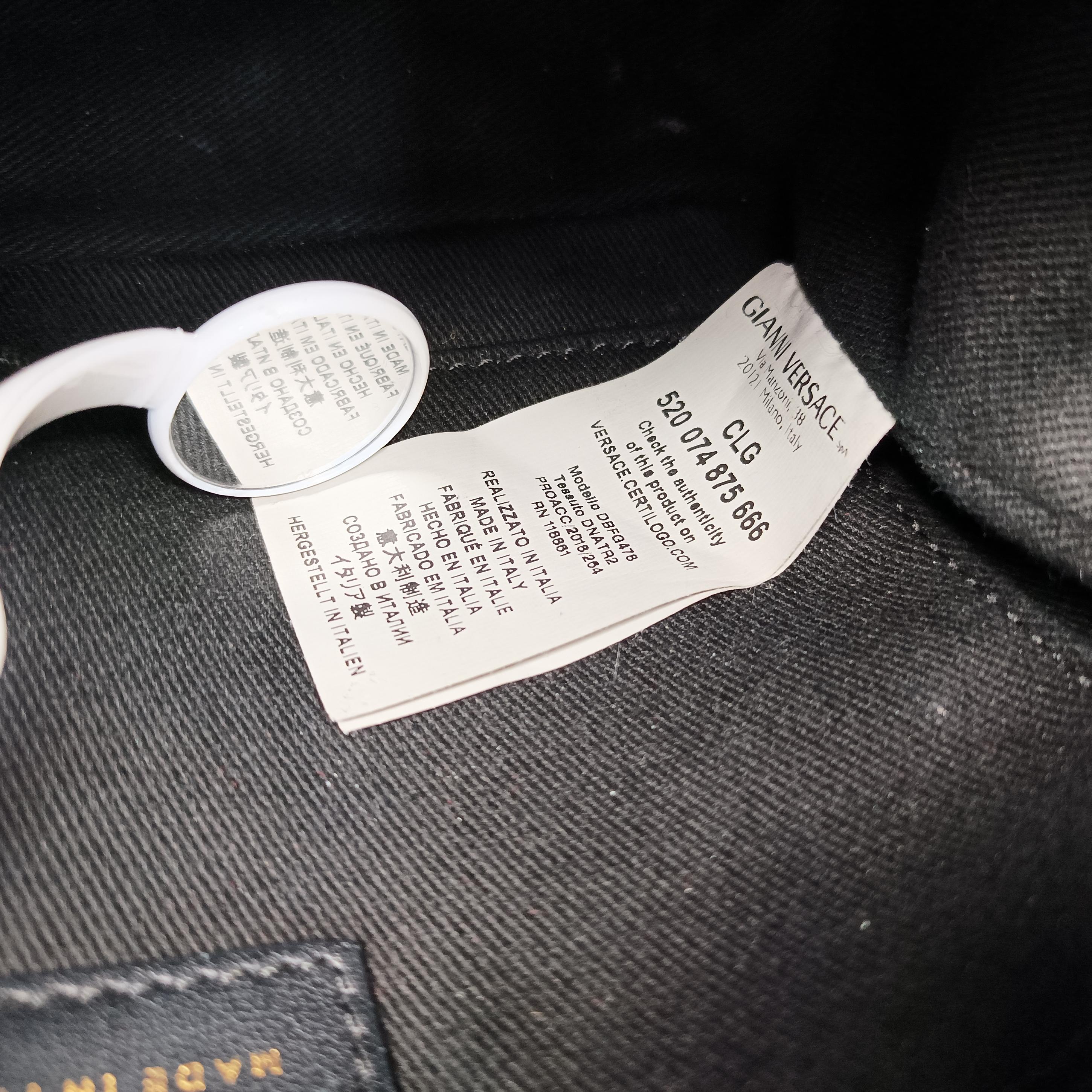 Pre-owned VERSACE Medusa Black Leather  shoulderbag | stylenewstar