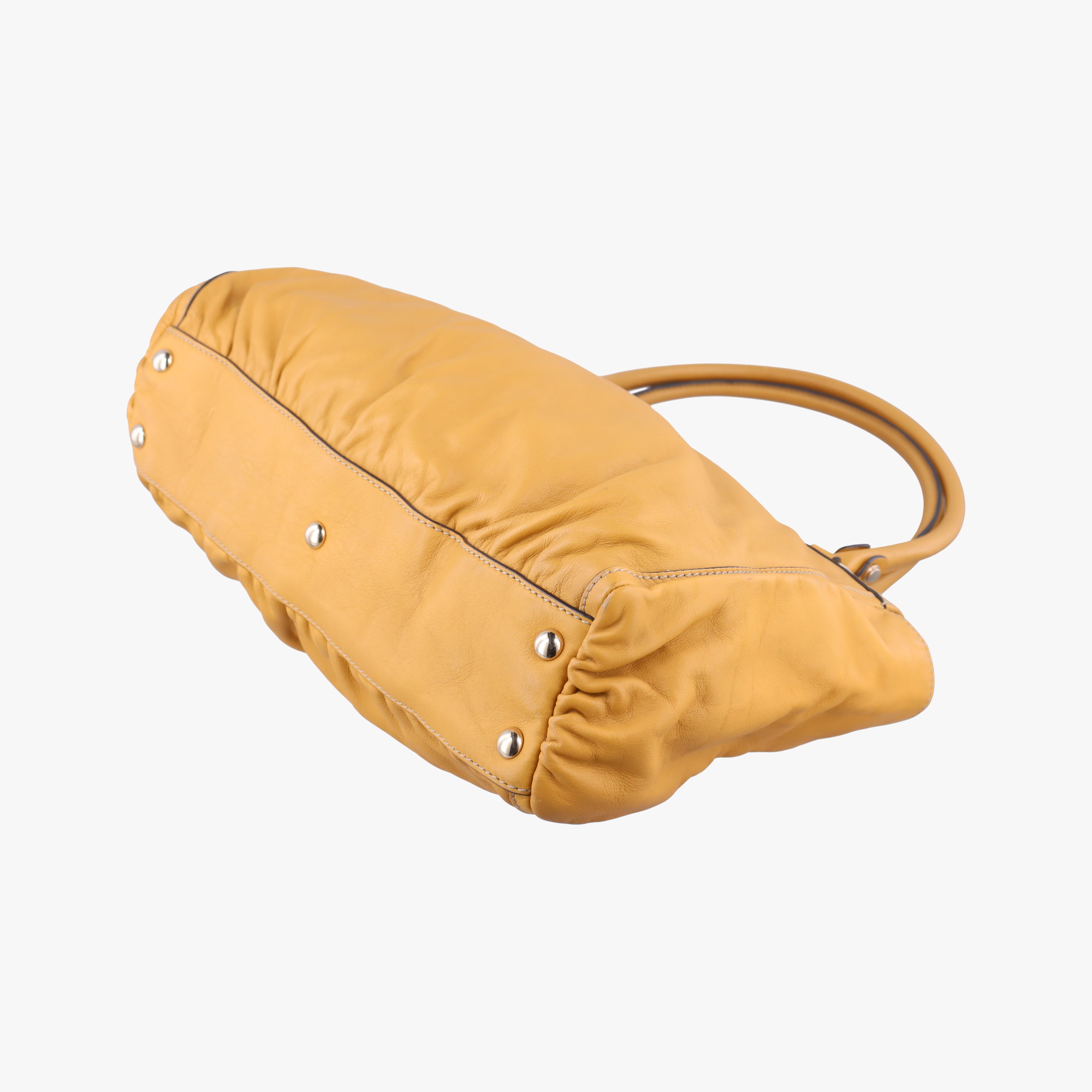 Pre-owned Gucci Abbey Yellow Leather 189831 handbag | stylenewstar