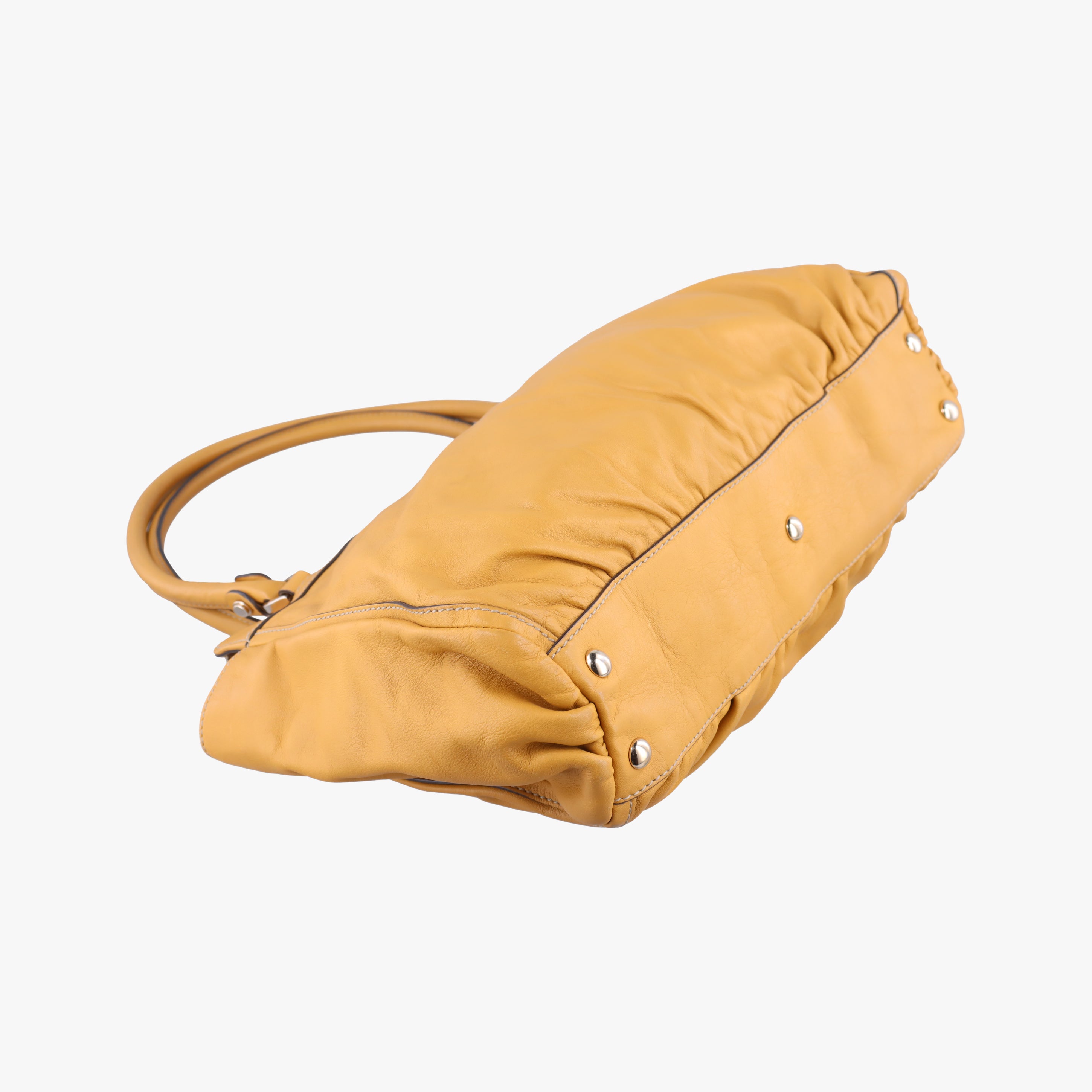 Pre-owned Gucci Abbey Yellow Leather 189831 handbag | stylenewstar
