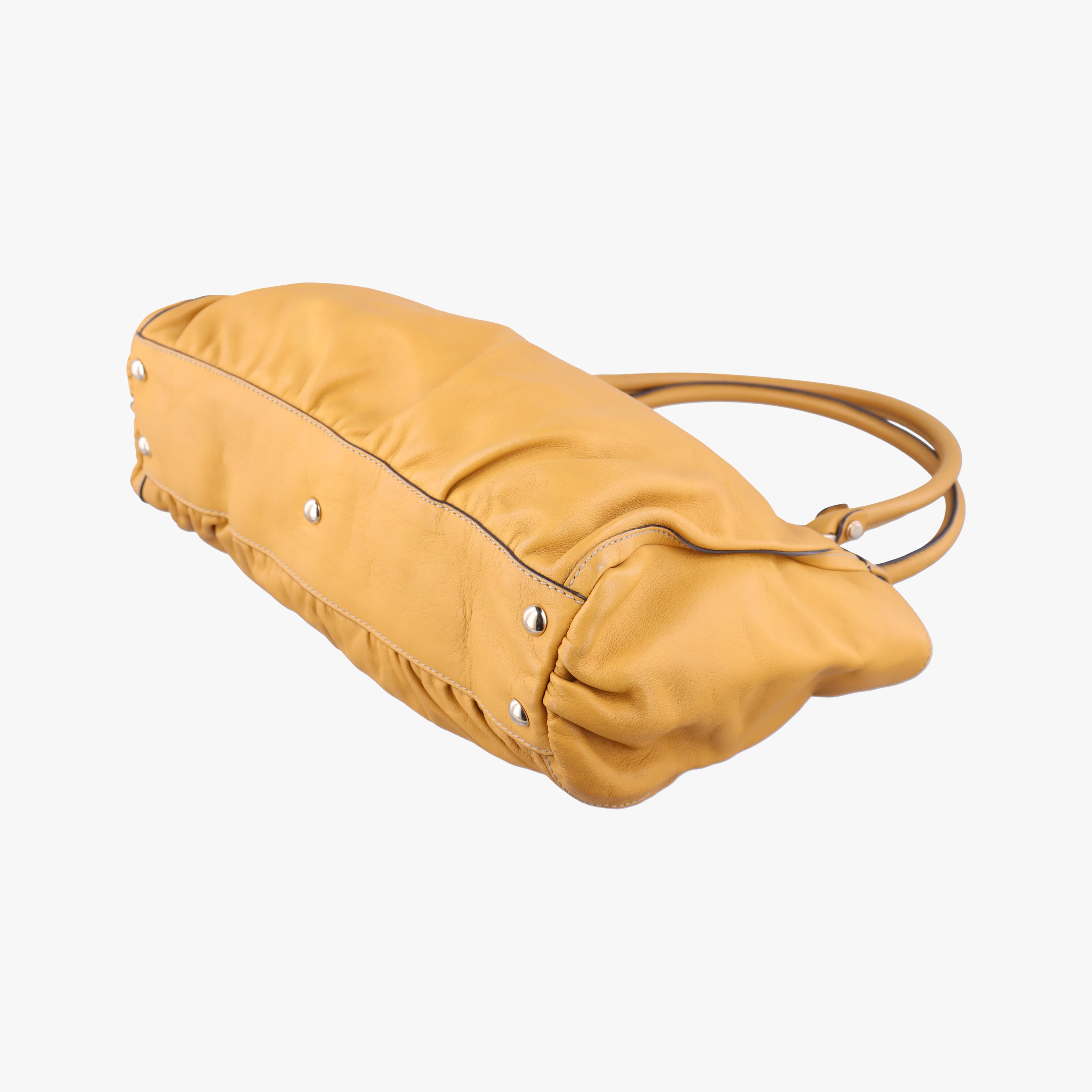 Pre-owned Gucci Abbey Yellow Leather 189831 handbag | stylenewstar