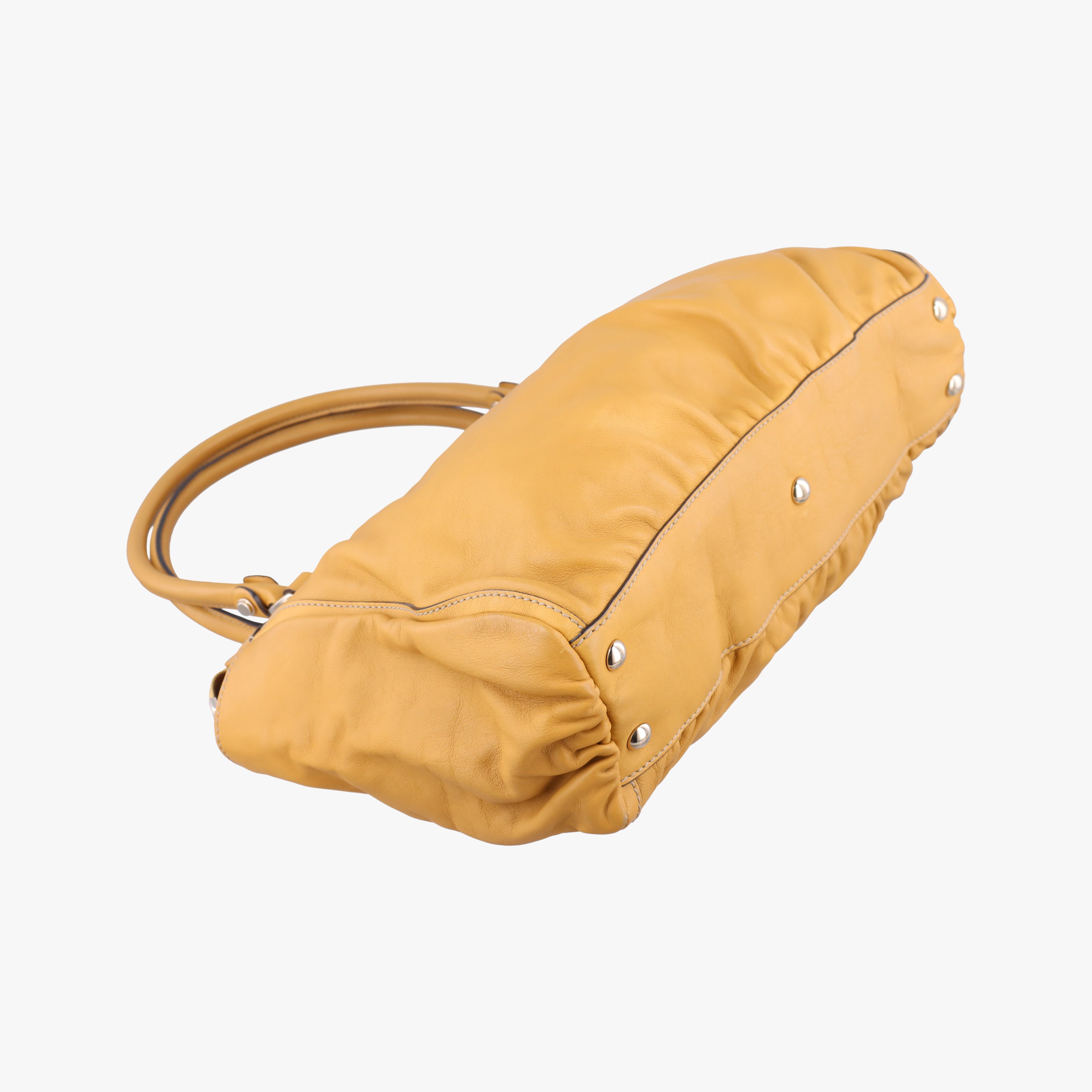 Pre-owned Gucci Abbey Yellow Leather 189831 handbag | stylenewstar