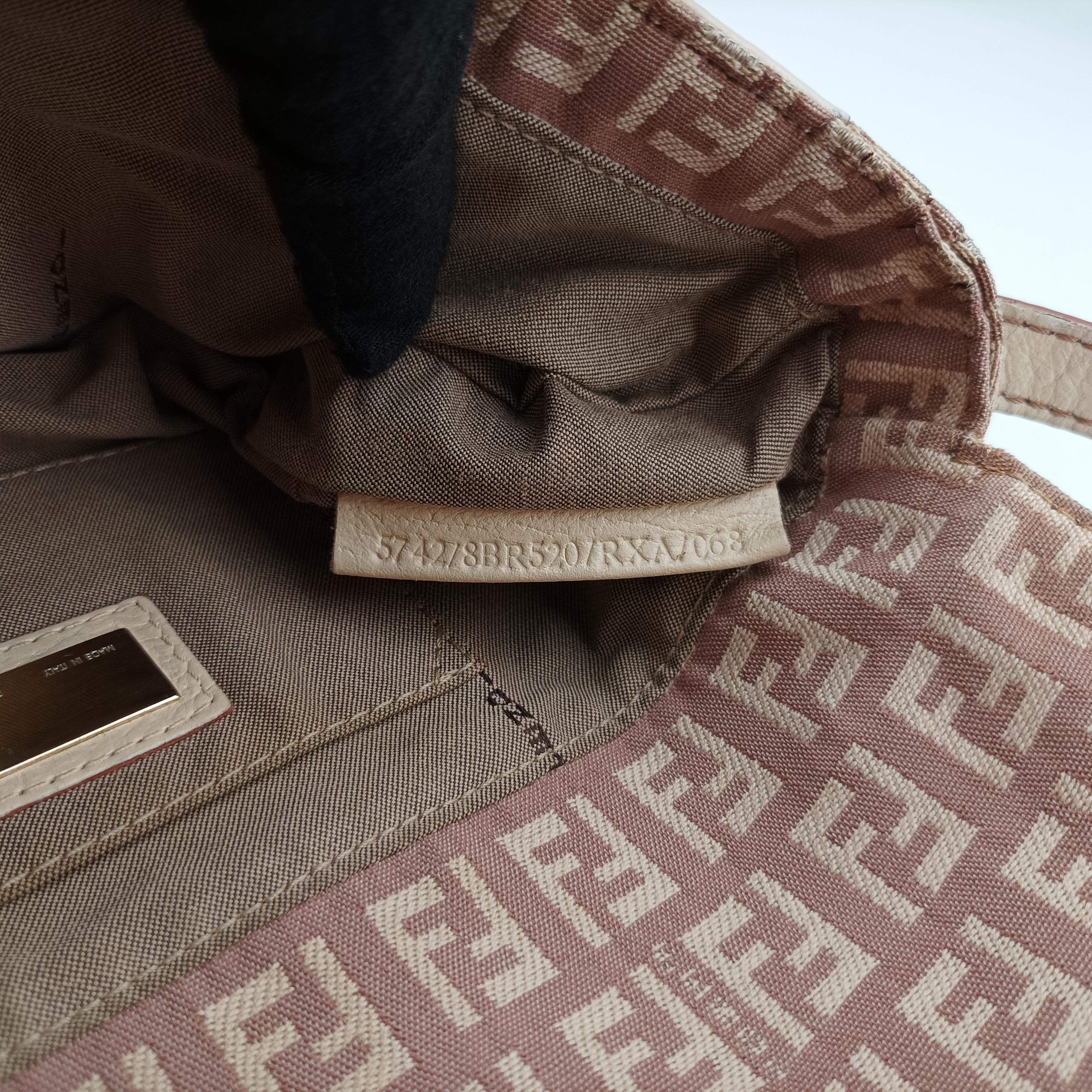 Vintage Fendi Zucchino Baguette beige×Multicolour canvas 8BR520 handbag | stylenewstar