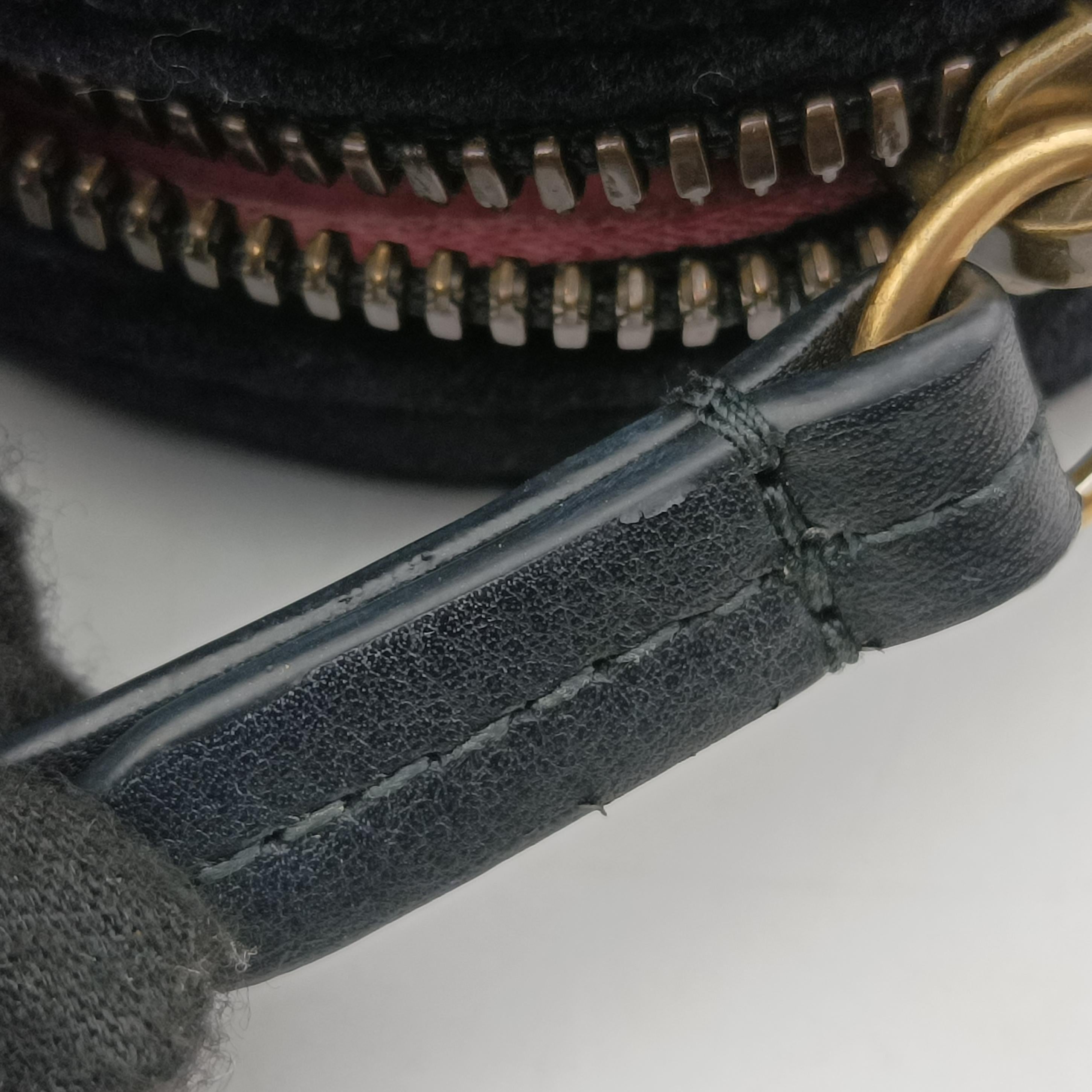 Pre-owned Gucci GG Marmont Black velour 476434 bum bag/waist bag | stylenewstar