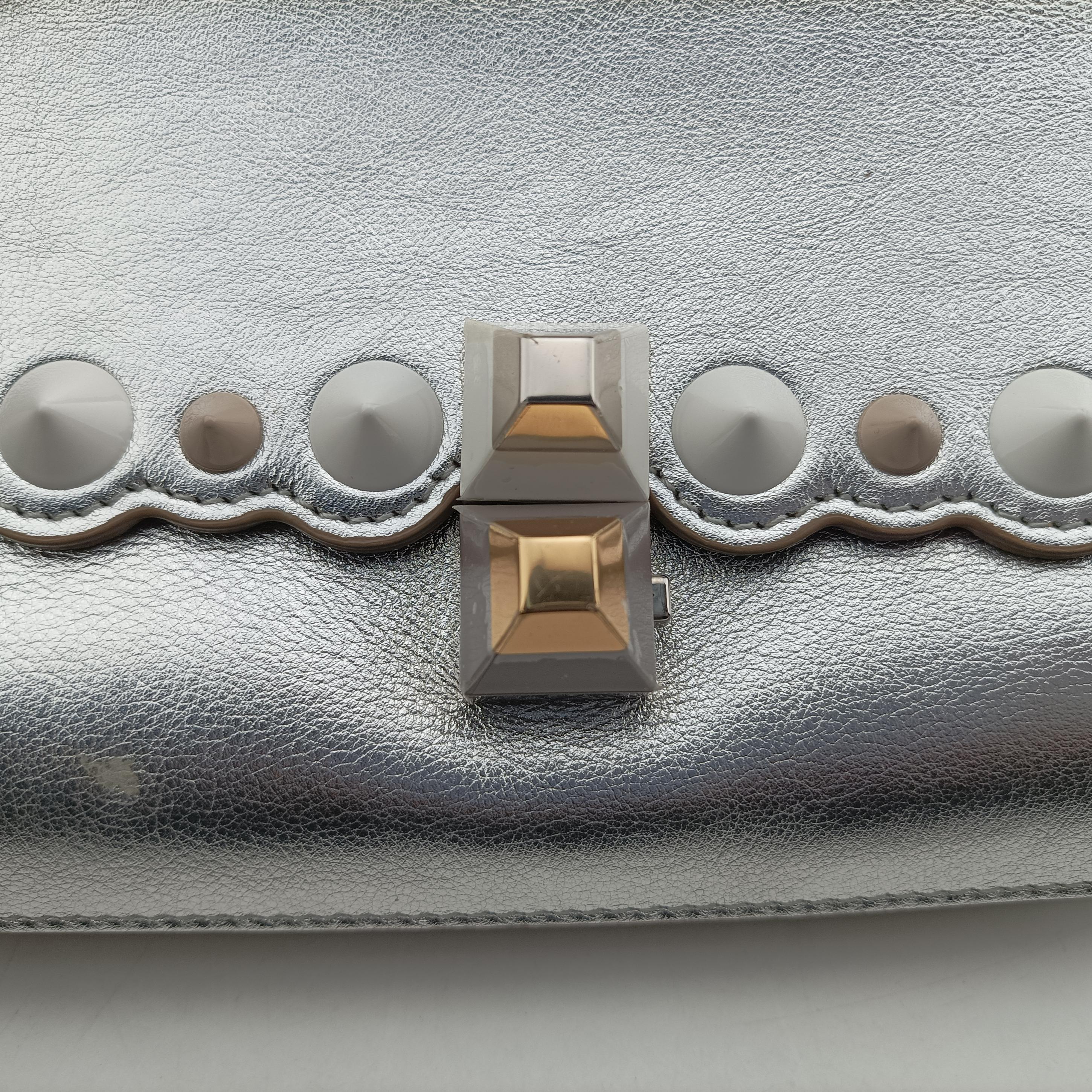 Pre-owned Fendi studded Kan I Silver Leather 8M0381 shoulderbag | stylenewstar