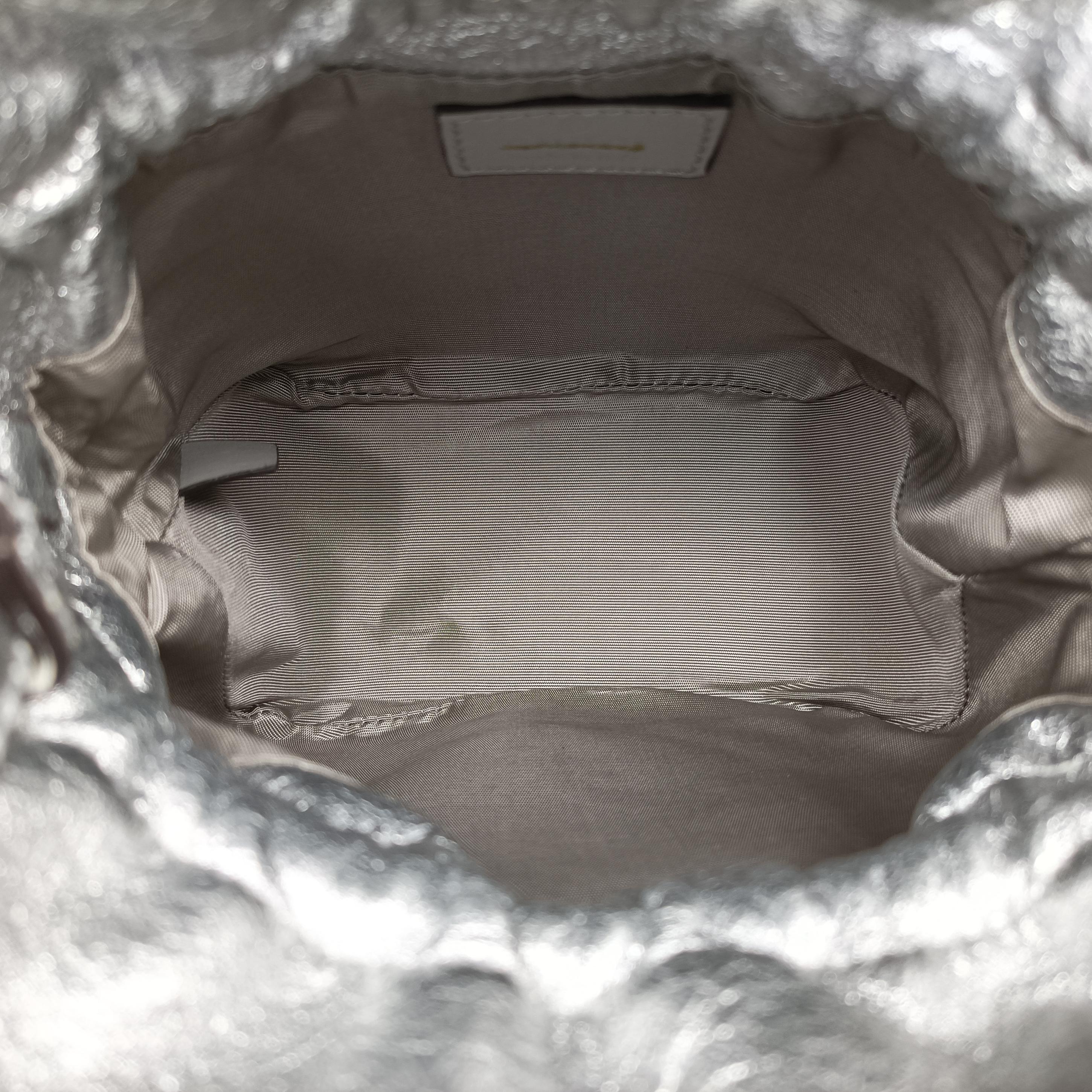 Pre-owned Gucci Blondie Silver Leather 760313 shoulderbag | stylenewstar