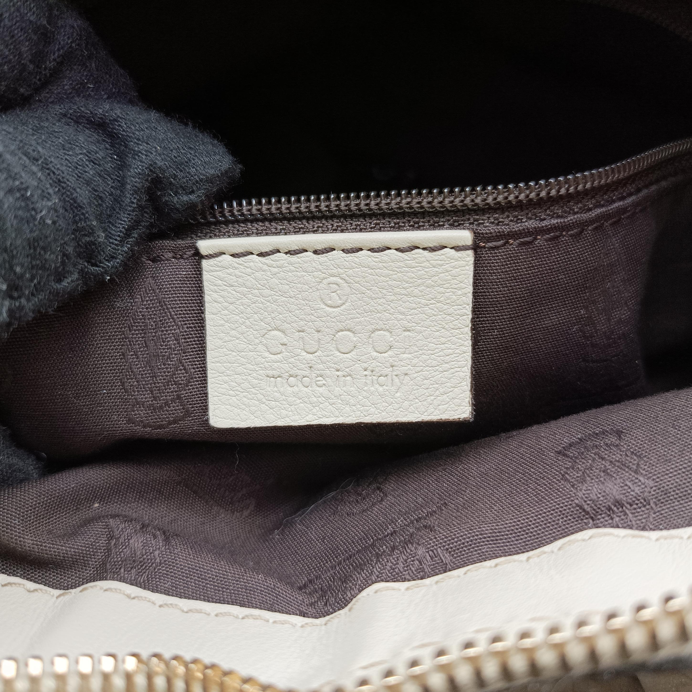 Secondhand Gucci Sukey White Leather 232955 shoulderbag | stylenewstar