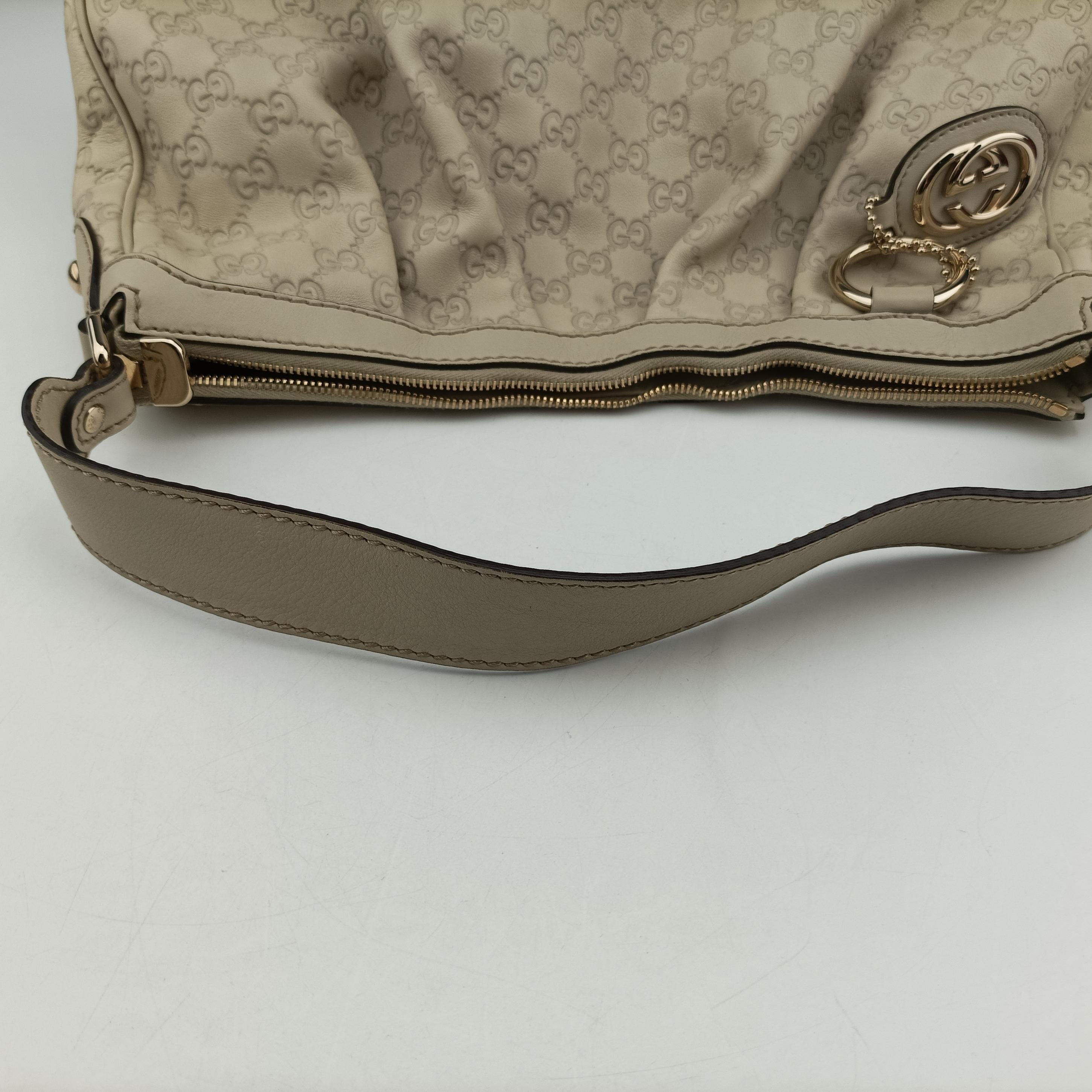 Secondhand Gucci Sukey White Leather 232955 shoulderbag | stylenewstar