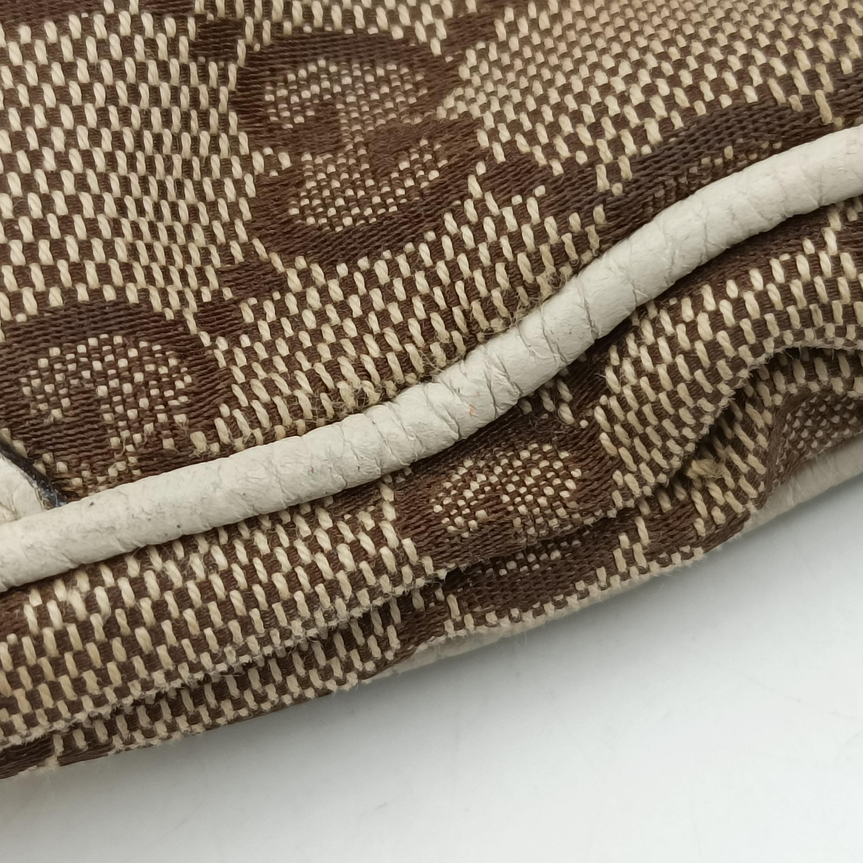 Pre-owned Gucci Charlotte WhitexBeide canvas×leather 203503 shoulderbag | stylenewstar