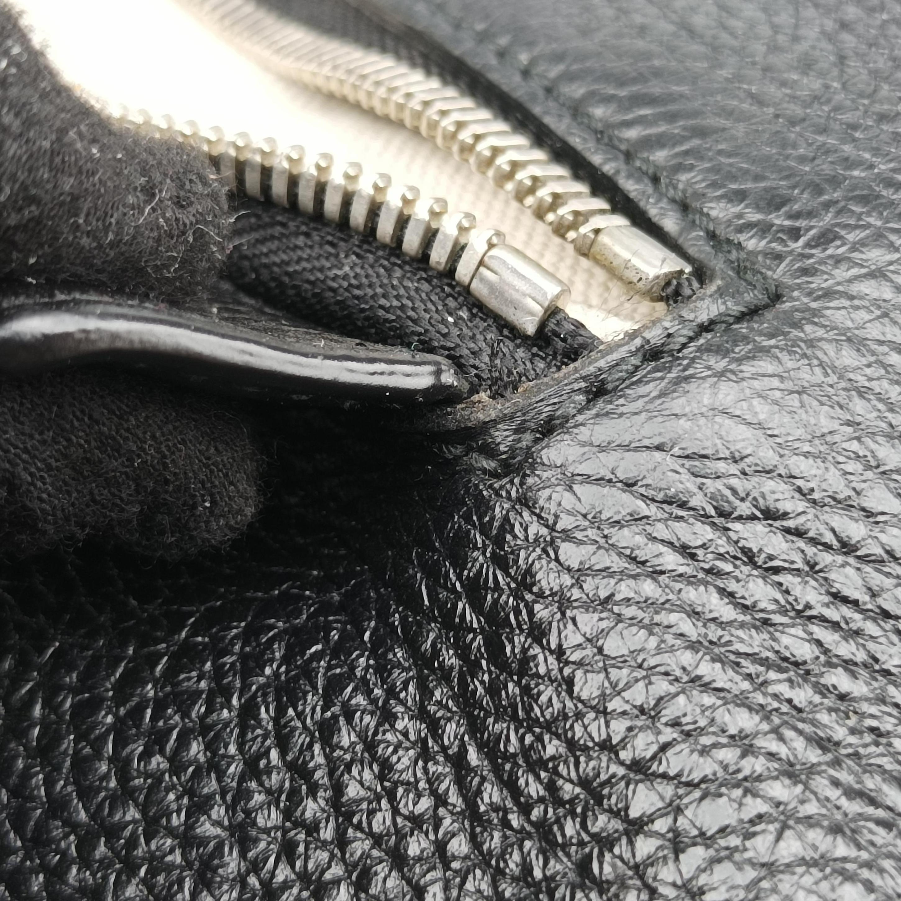 Pre-owned Gucci Soho Black Leather 359266 shoulderbag | stylenewstar
