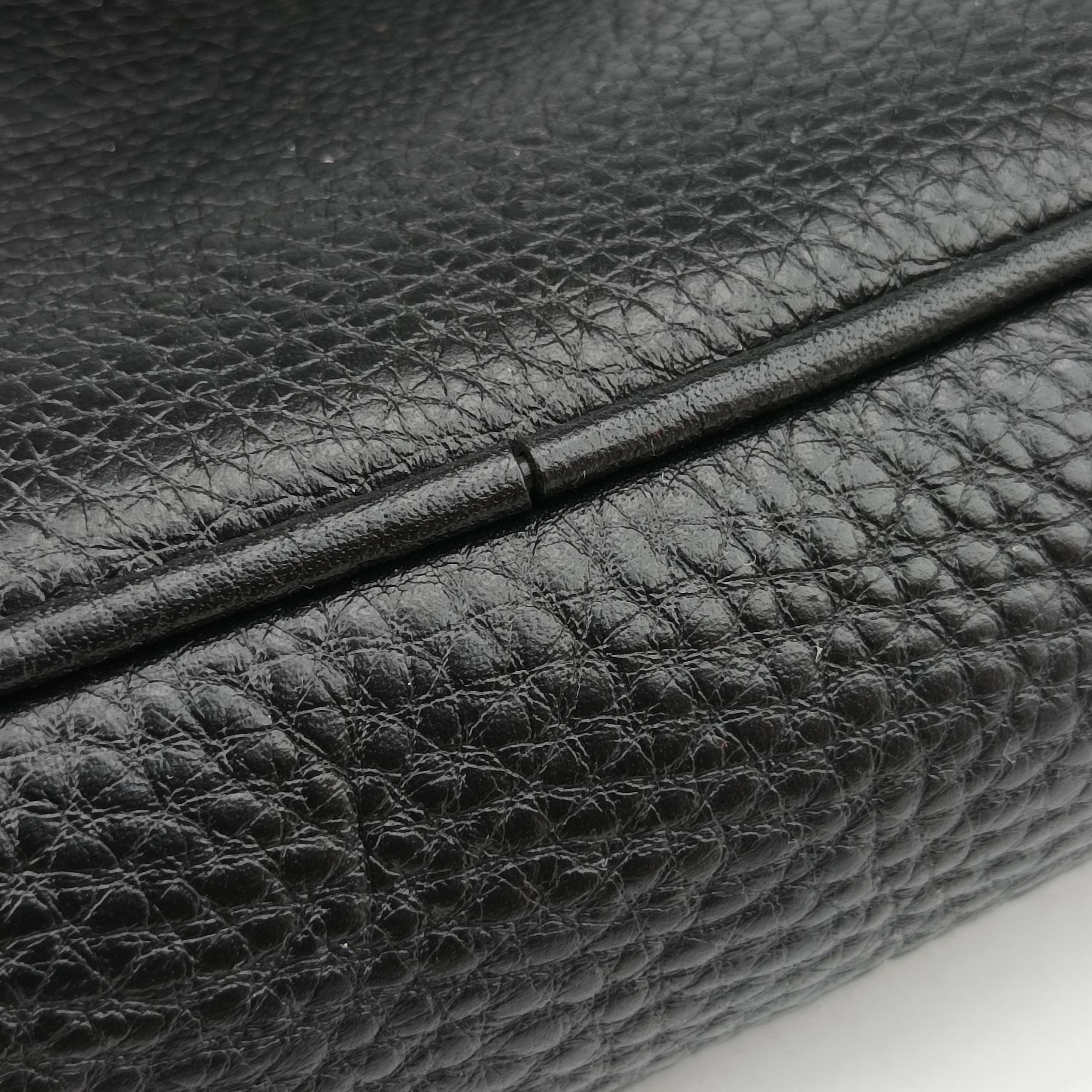 Pre-owned Gucci Soho Black Leather 359266 shoulderbag | stylenewstar