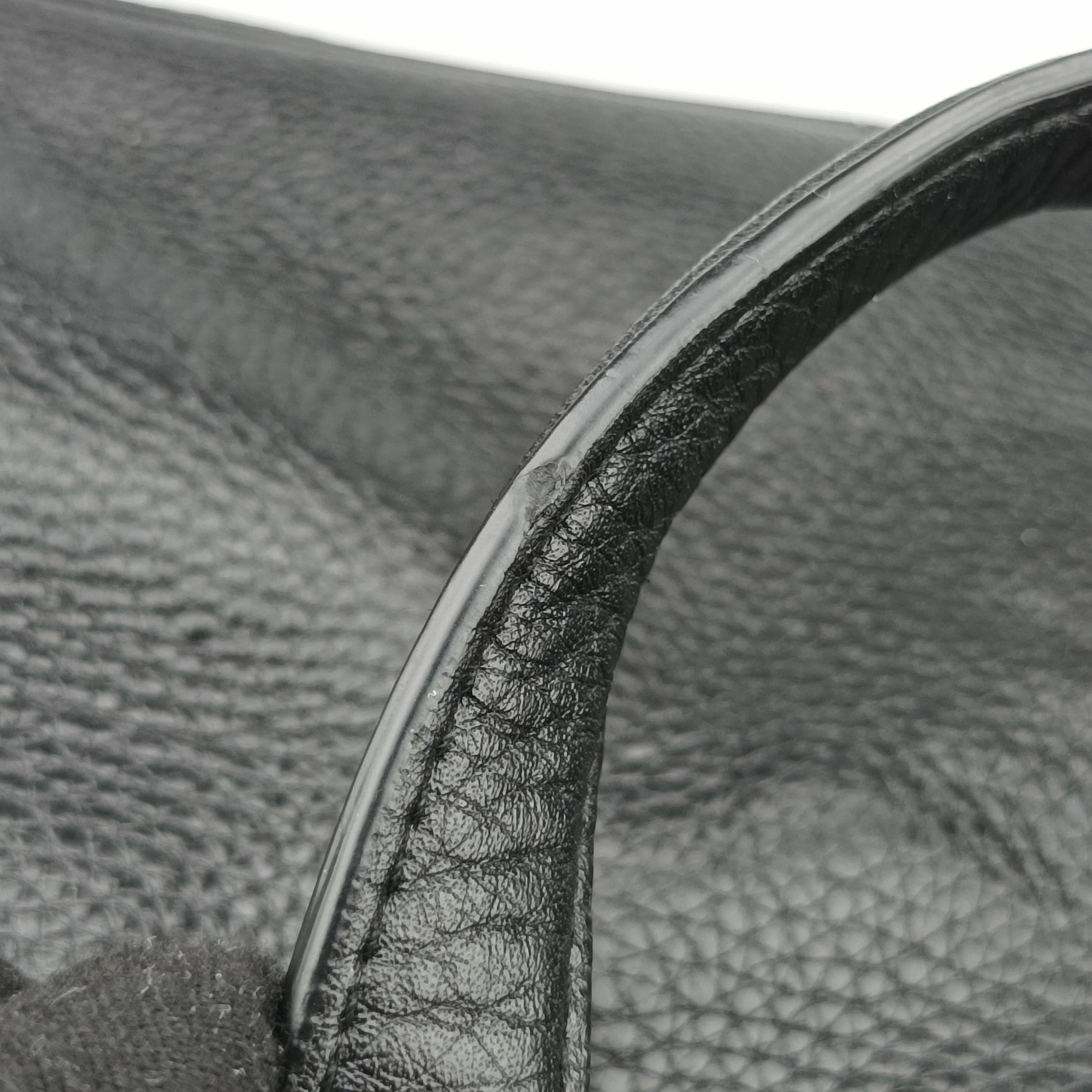 Pre-owned Gucci Soho Black Leather 359266 shoulderbag | stylenewstar