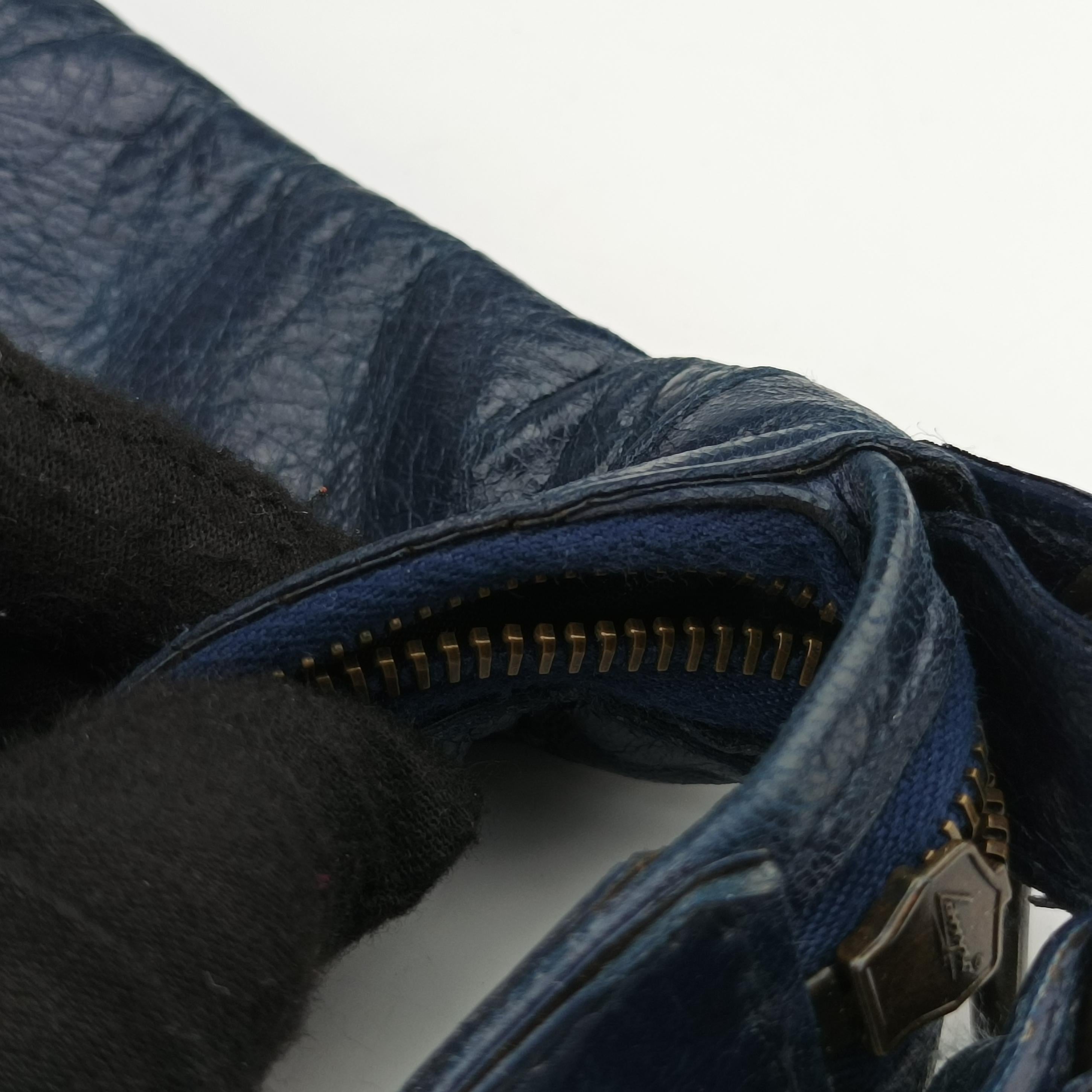 Secondhand Balenciaga The Day Navy lambskin  shoulderbag | stylenewstar