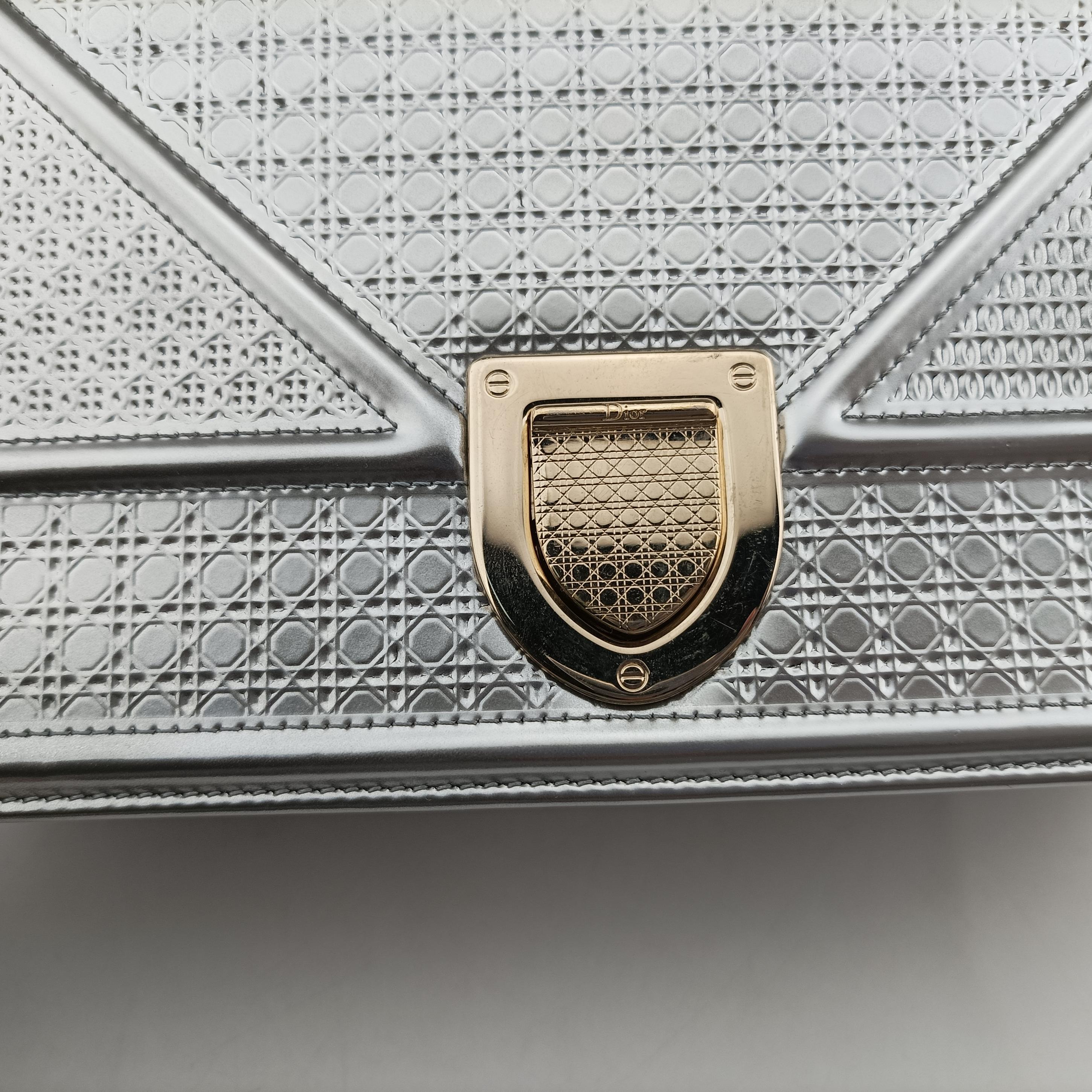 Pre-owned Christian Dior Diorama Silver Leather  shoulderbag | stylenewstar